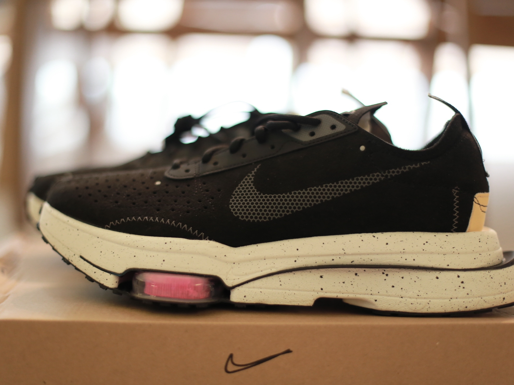 Nike Air Zoom Type Black Hyper Pink 착용 스타일 - 1