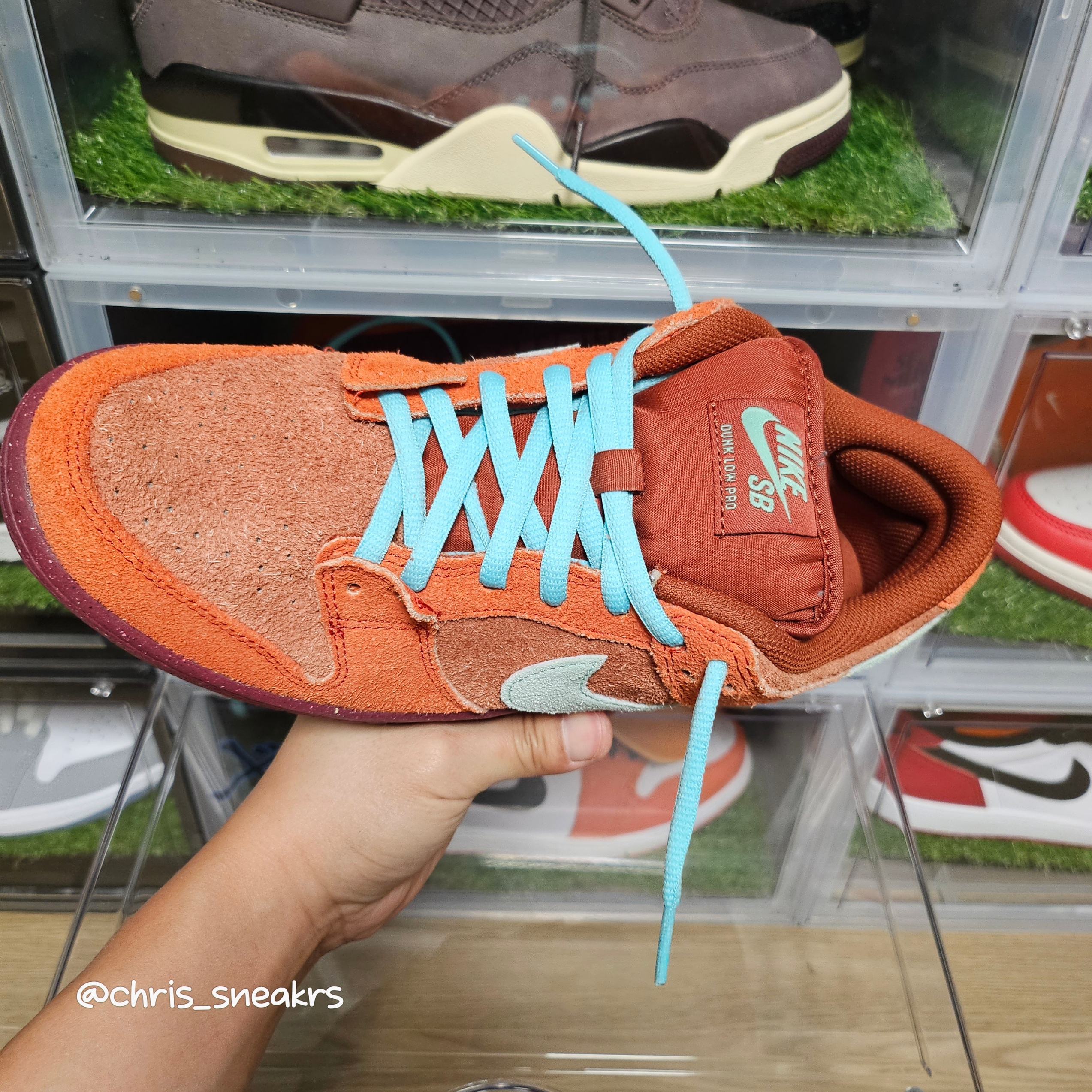 Nike SB Dunk Low Pro Premium Mystic Red and Rosewood 착용 스타일 - 2