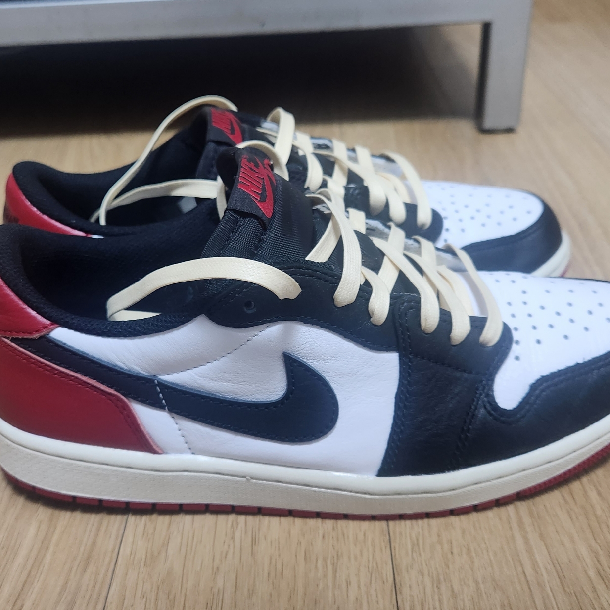Jordan 1 Retro Low OG Black Toe 착용 스타일 - 2