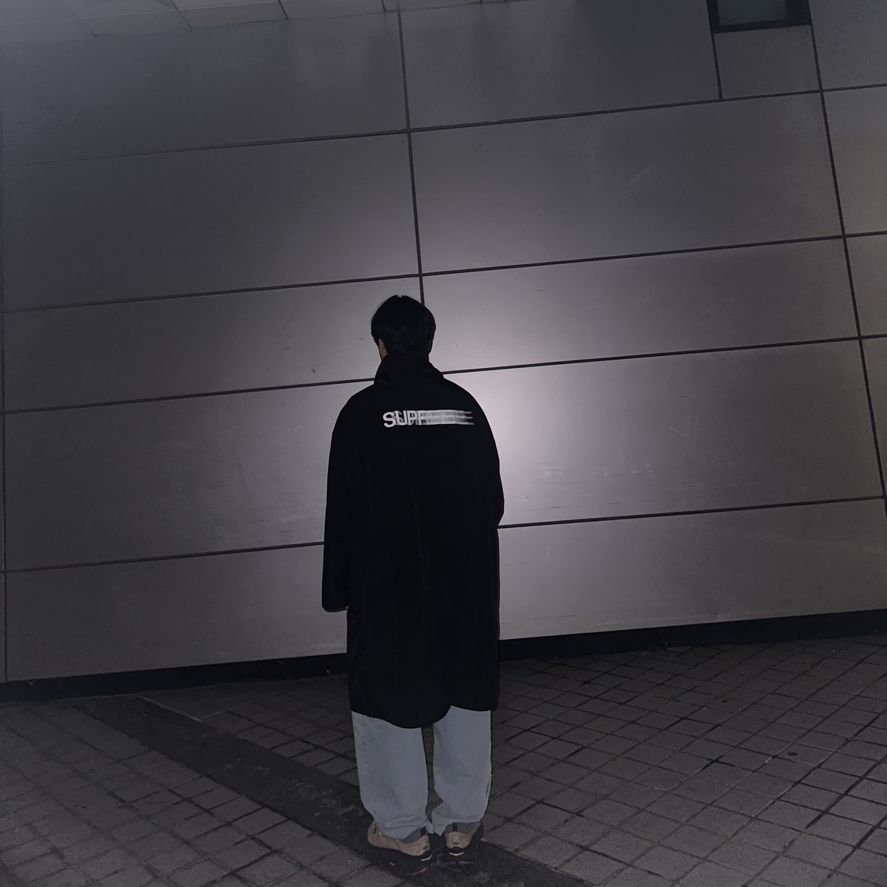 Supreme Motion Logo Lightweight Parka Black - 23SS 착용 스타일