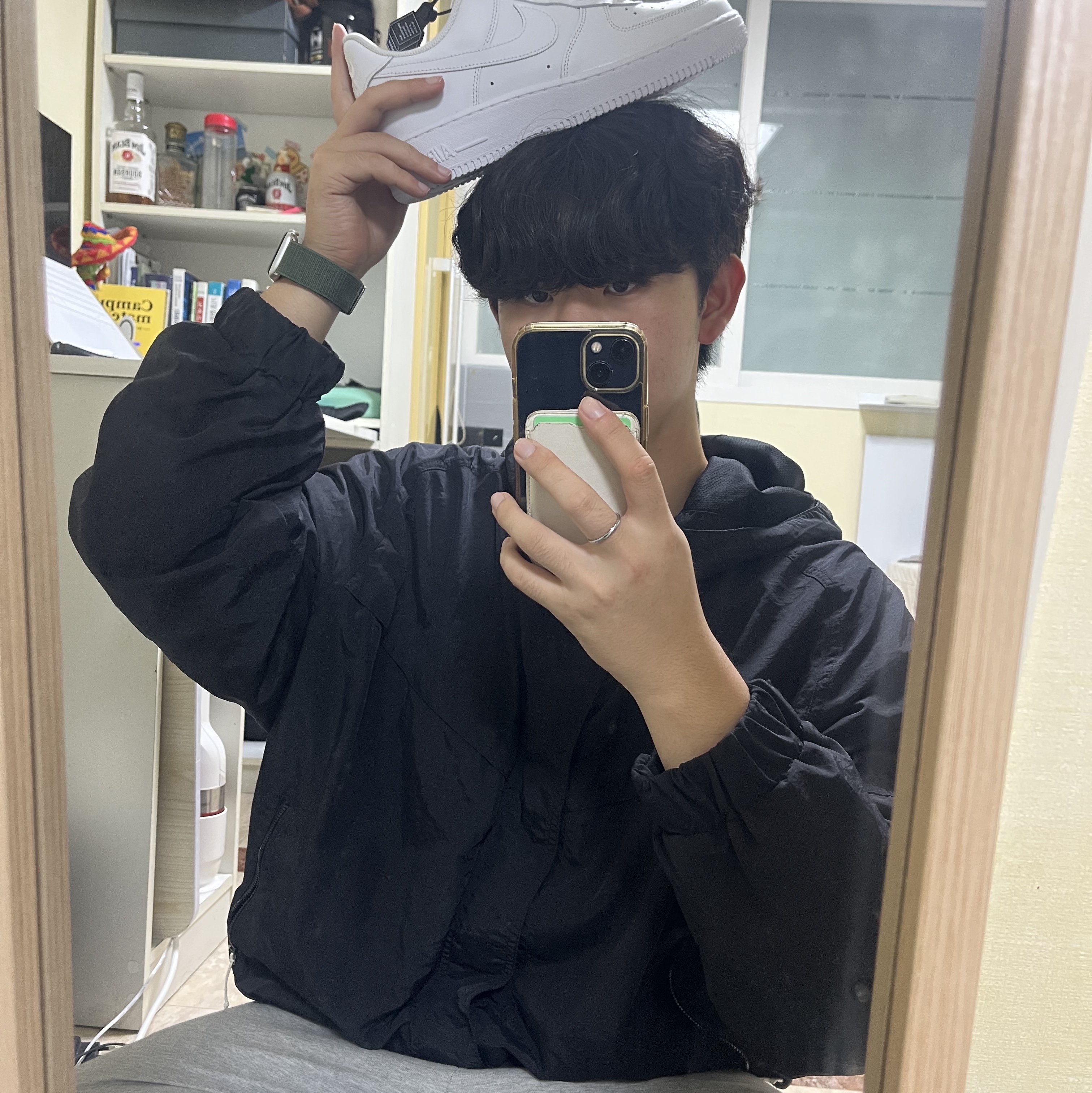 Nike Air Force 1 '07 Low White, Arc'teryx Mantis 16 Backpack Black 착용 스타일 - 1