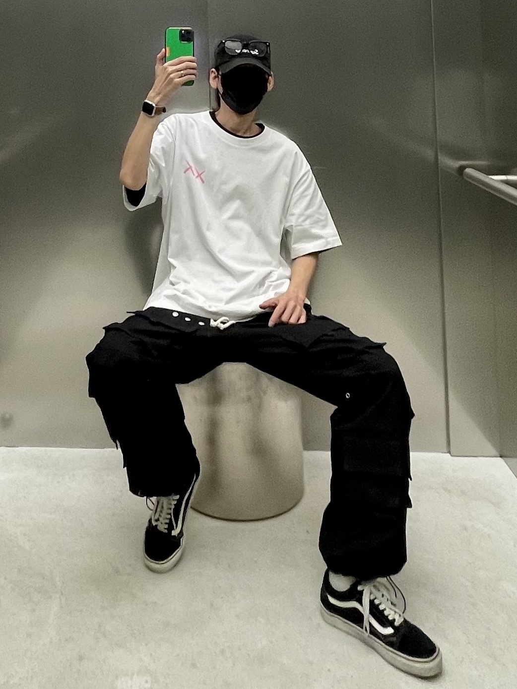 Vans Old Skool 36 DX Anaheim Factory Black White, Uniqlo UT x Kaws Short Sleeve Graphic T-Shirt White 착용 스타일 - 8