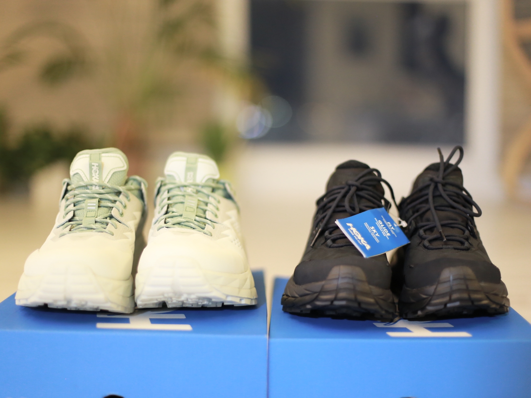 (W) Hoka Kaha 2 Low Gore-Tex Black 착용 스타일 - 6
