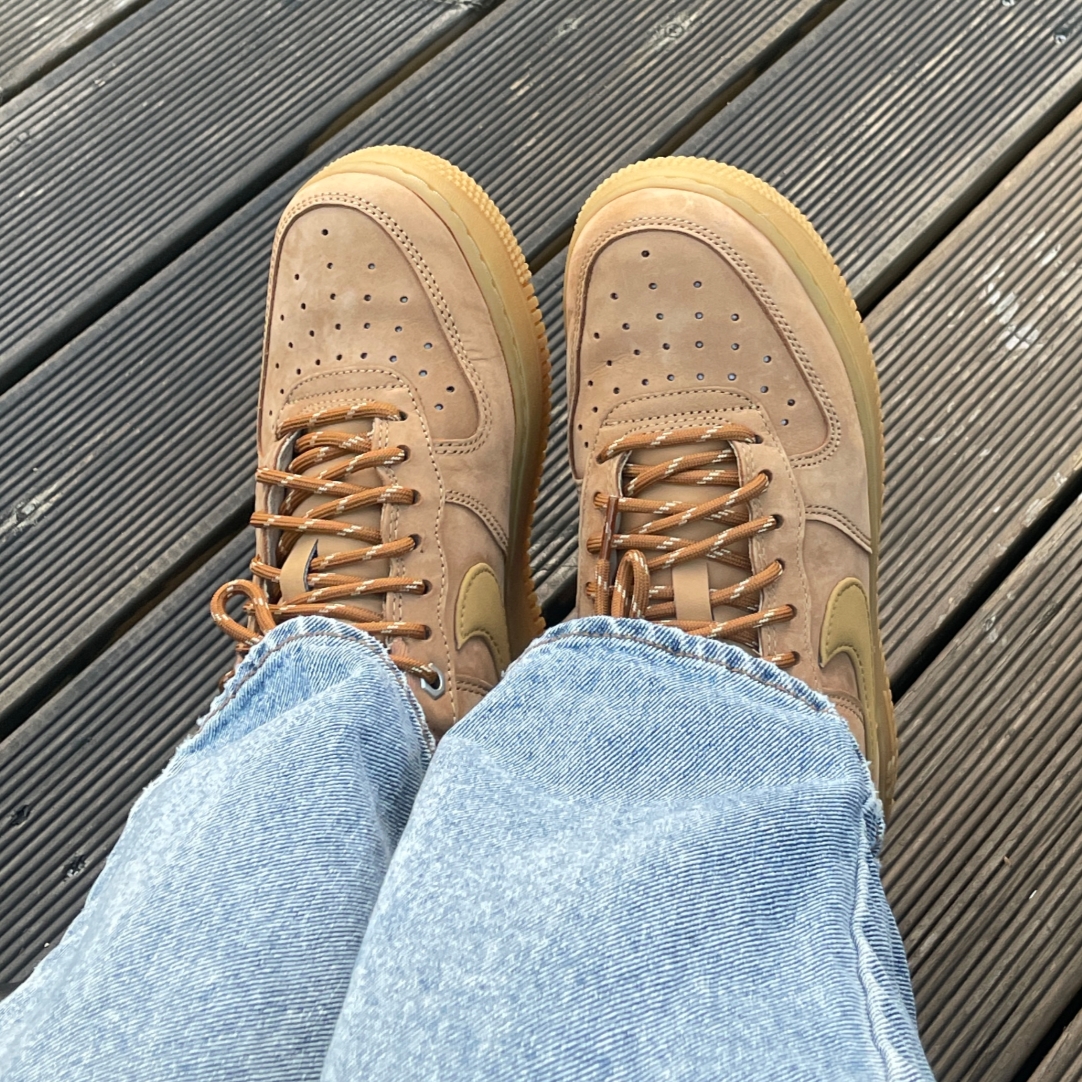 Nike Air Force 1 '07 WB Flax 착용 스타일