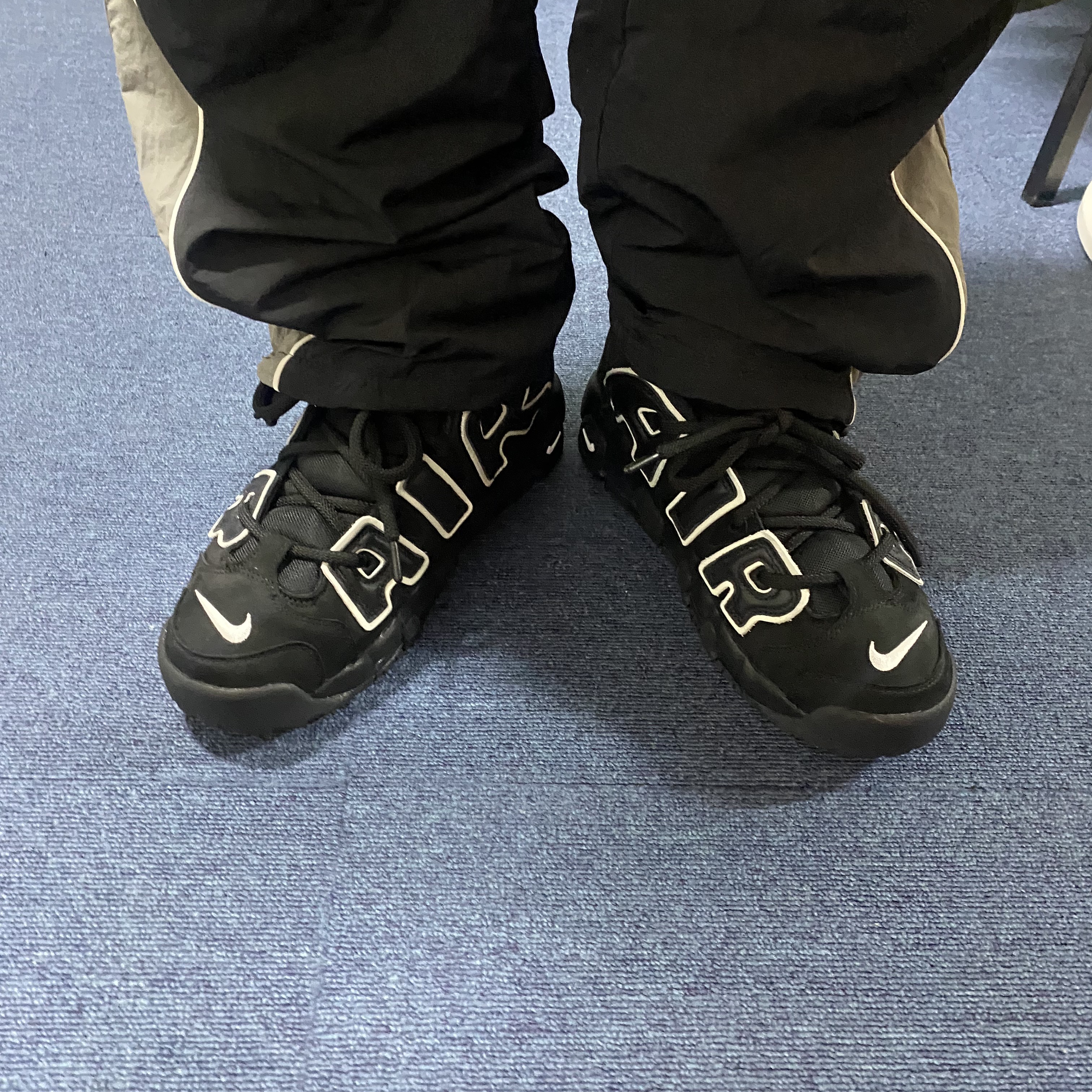 Nike x Ambush Air More Uptempo Low Black and White 착용 스타일 - 1