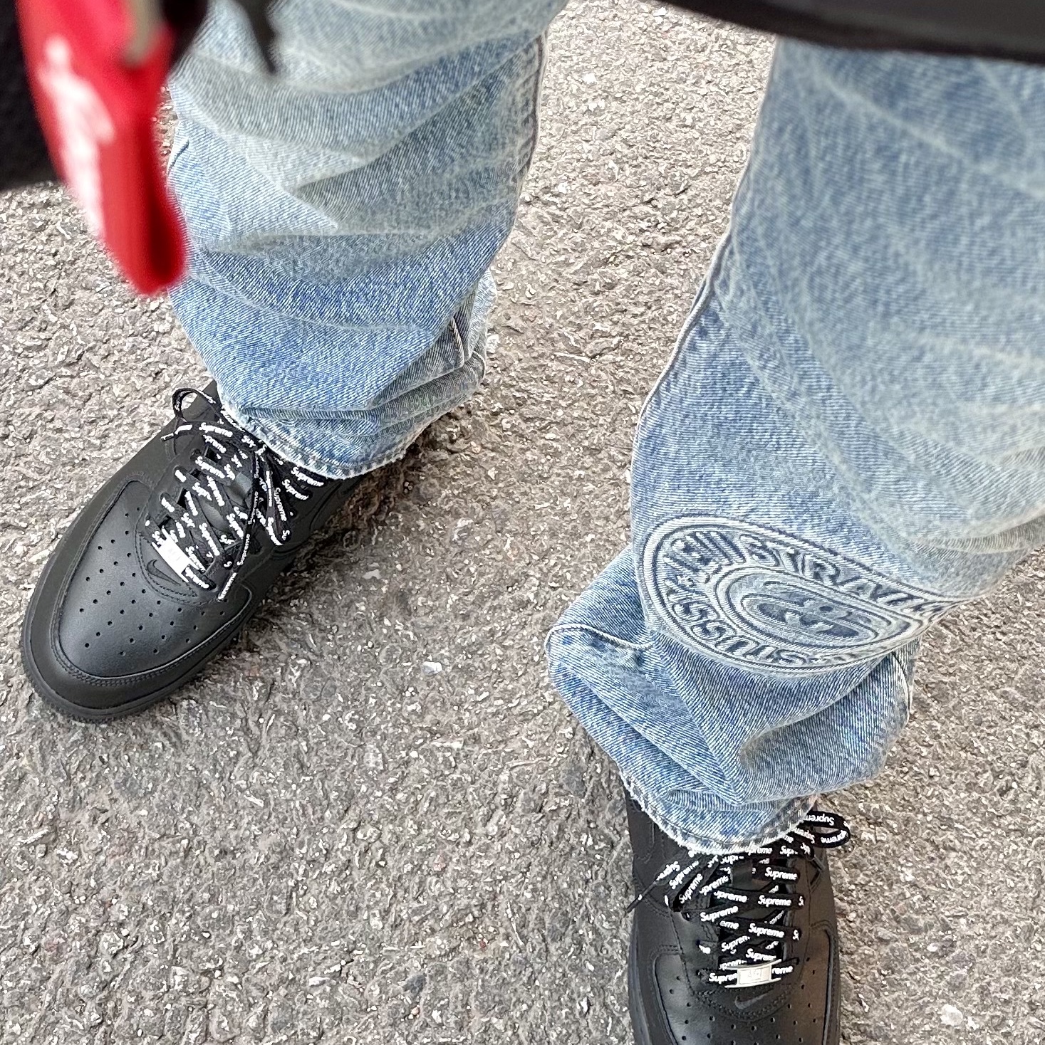 Stussy x Levi's Embossed 501 Jean Indigo, Nike x Supreme Air Force 1 Low Black 착용 스타일 - 1