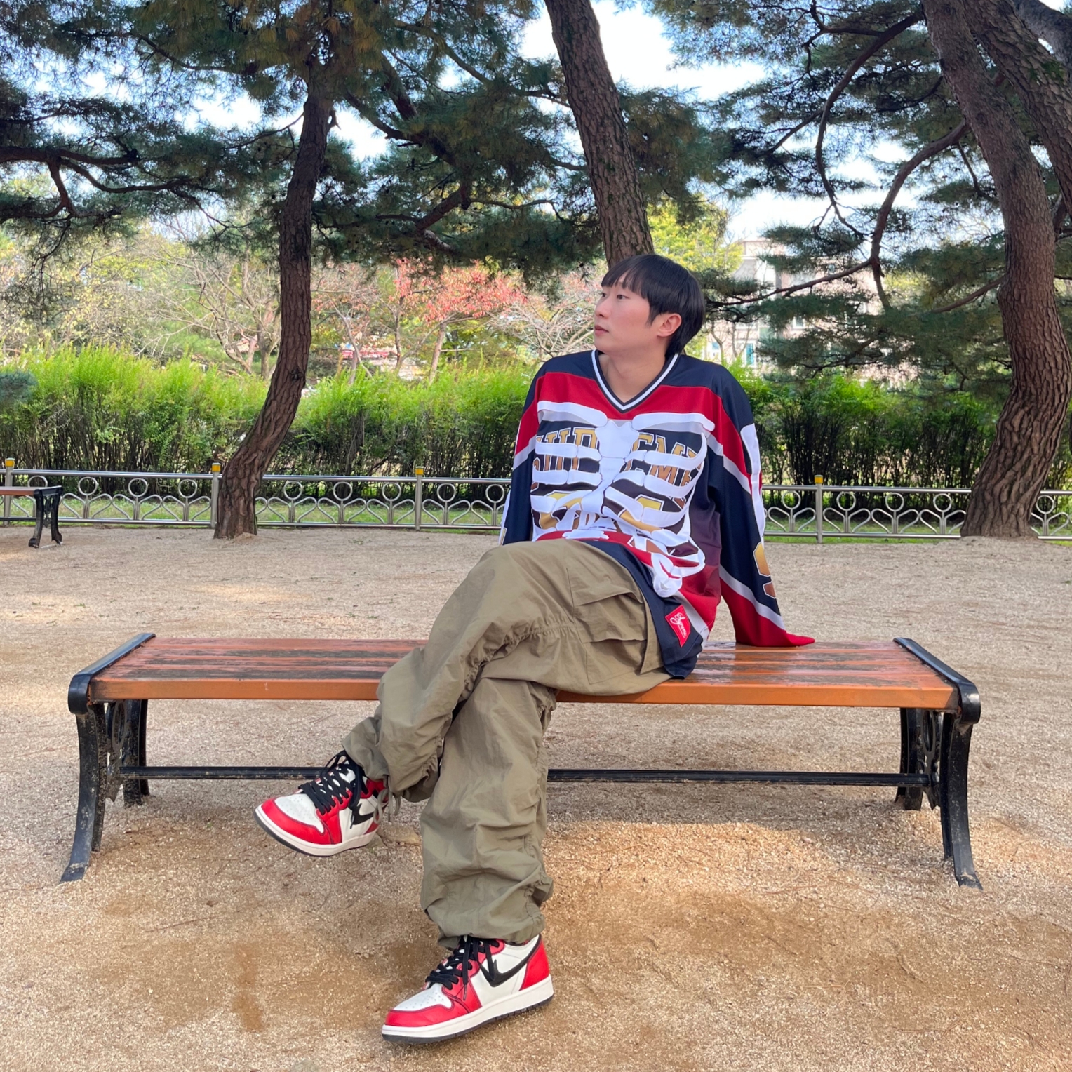 Jordan 1 Retro High OG Defiant SB LA to Chicago, Supreme Bones Hockey Jersey Multicolor - 23FW 착용 스타일 - 1