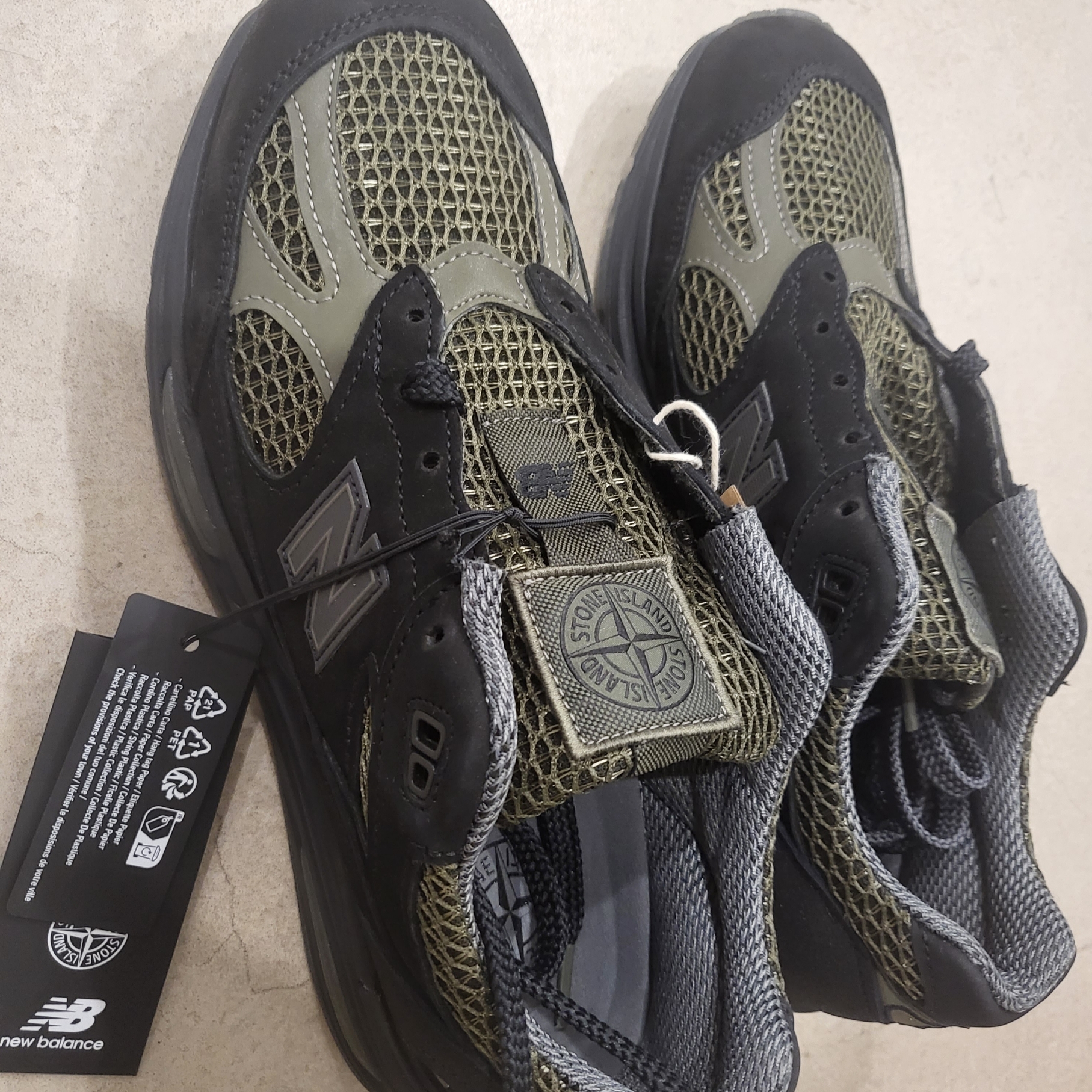 New Balance x Stone Island 991v2 Made in UK Black Olive Night 착용 스타일