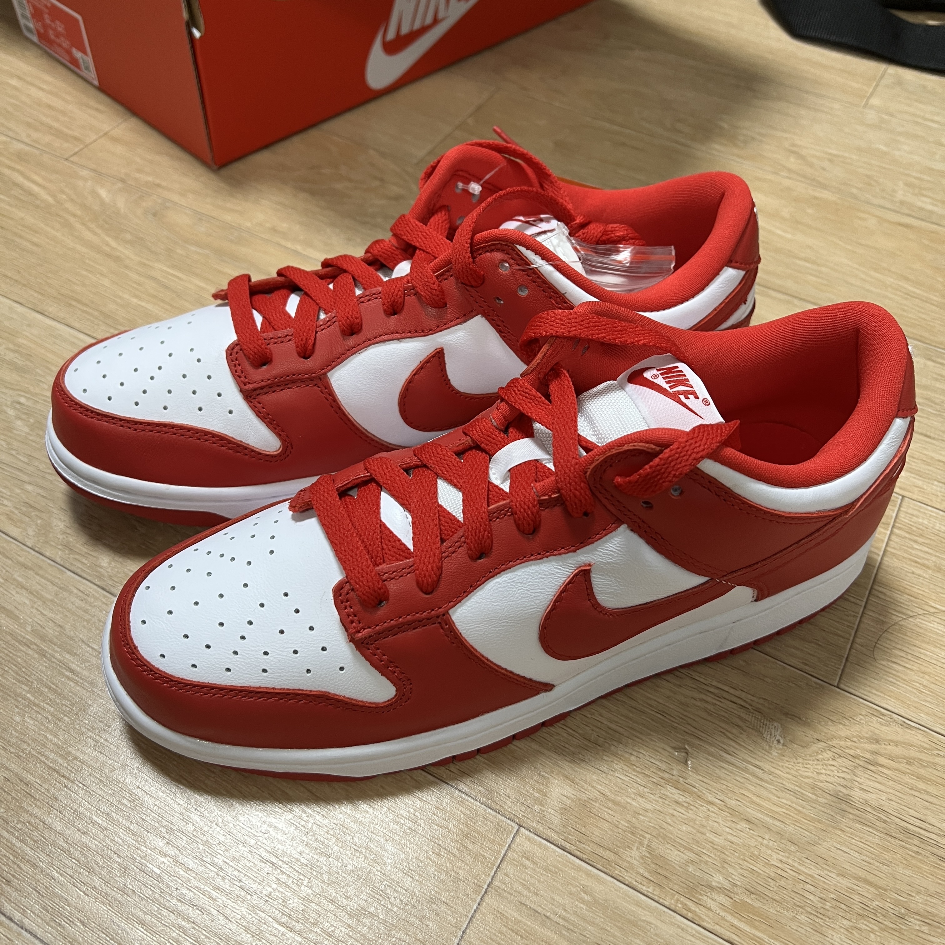 Nike Dunk Low SP White and University Red 2023 착용 스타일