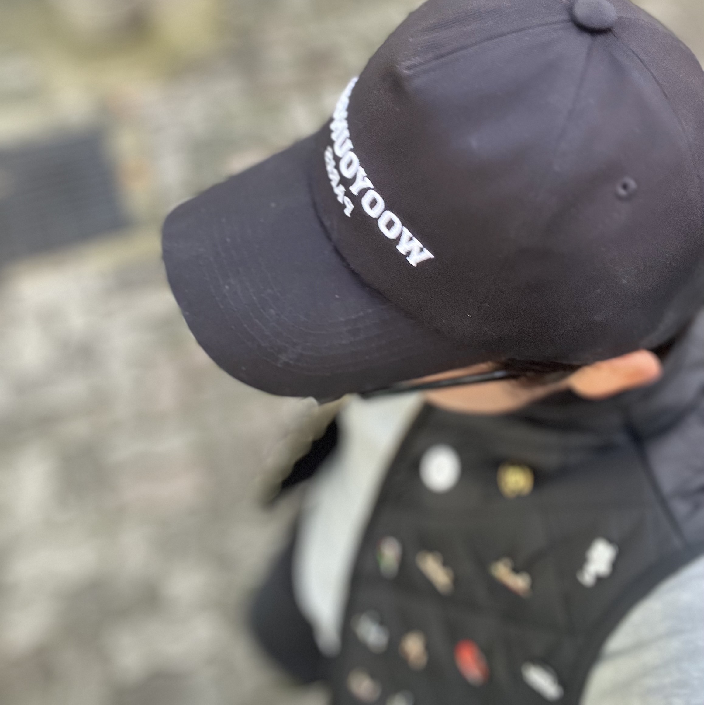Supreme Pins Quilted Work Vest Black - 23FW, Wooyoungmi Embroidered Ball Cap Black - 23SS 착용 스타일 - 2