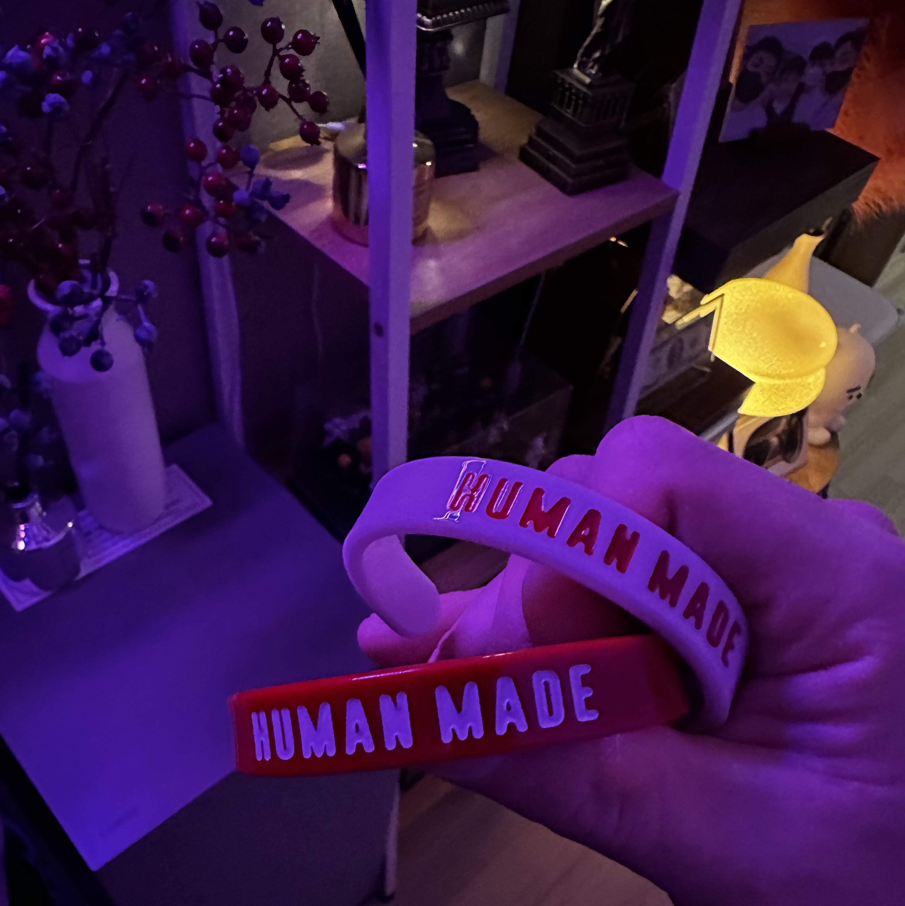 Human Made Acrylic Bangle #2 White, Human Made Acrylic Bangle #2 Red 착용 스타일