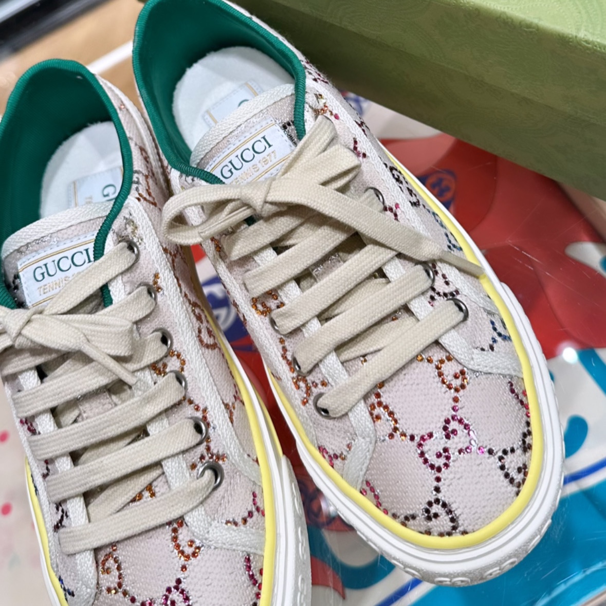 (W) Gucci Tennis 1977 Sneakers Off White 착용 스타일