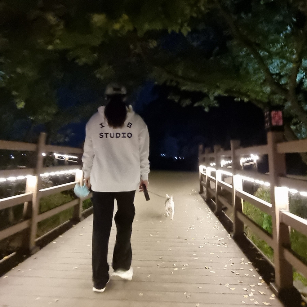 IAB Studio Hoodie Oatmeal Gray - 21SS 착용 스타일 - 4