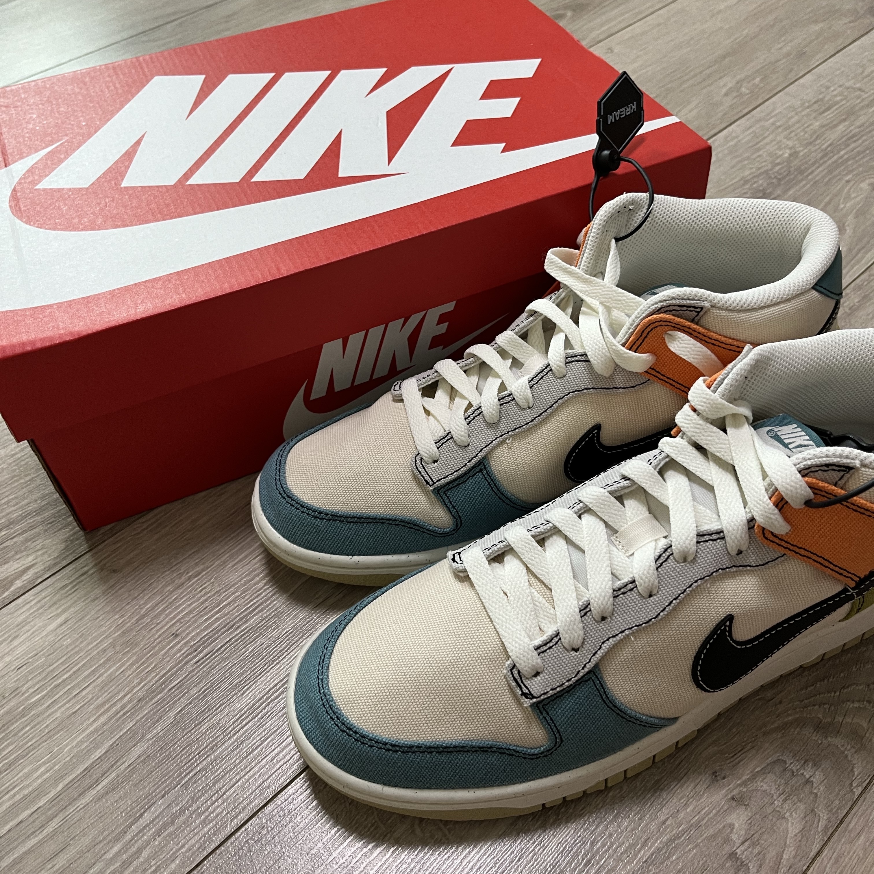 Nike Dunk Mid Mineral Teal and Moss 착용 스타일