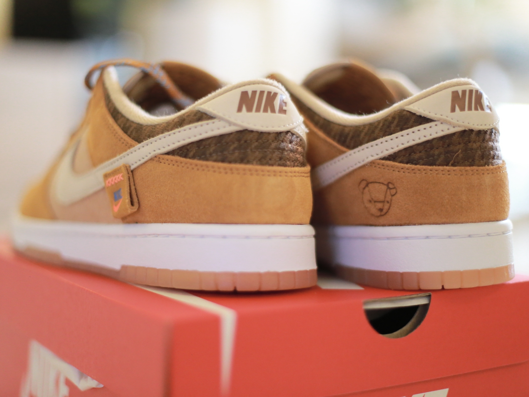 Nike Dunk Low SE Praline Desert Ochre 착용 스타일 - 4