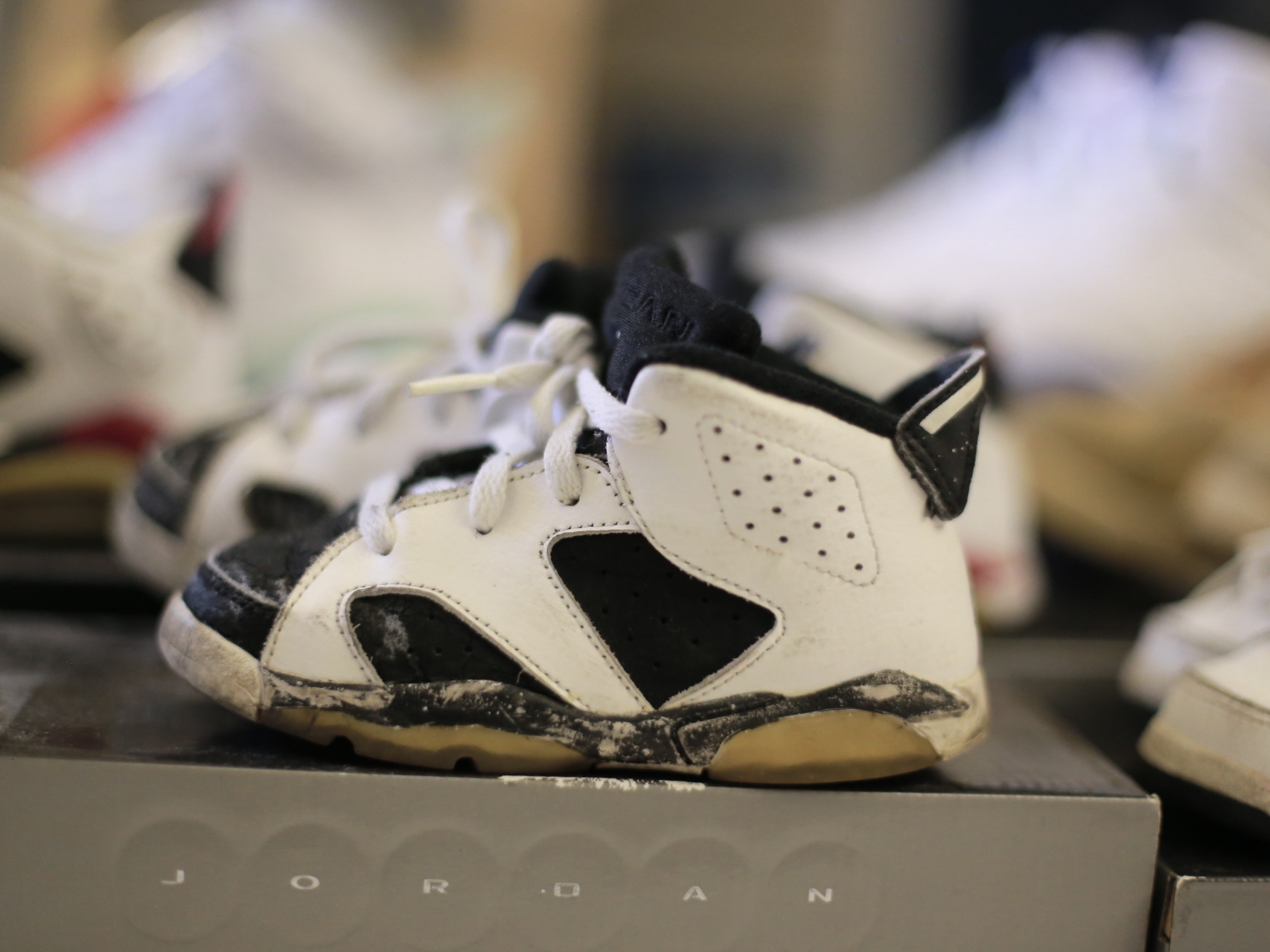(GS) Jordan 6 Retro Oreo 착용 스타일 - 1
