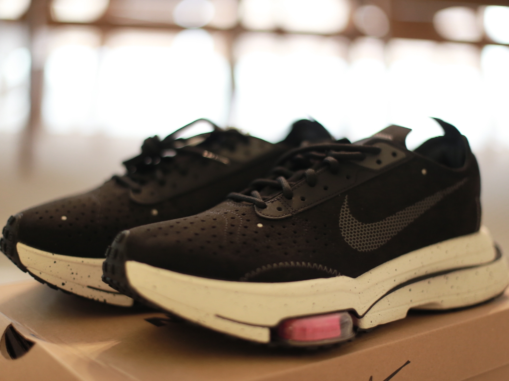 Nike Air Zoom Type Black Hyper Pink 착용 스타일 - 2
