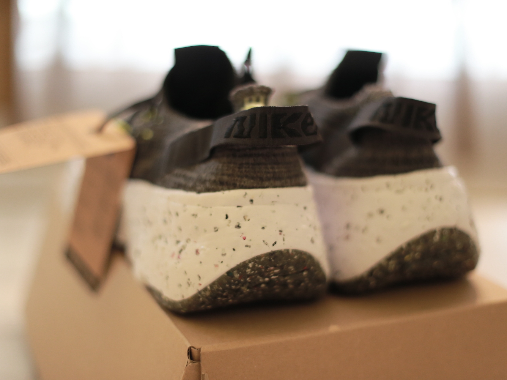 Nike Space Hippie 04 Black Volt 착용 스타일 - 3