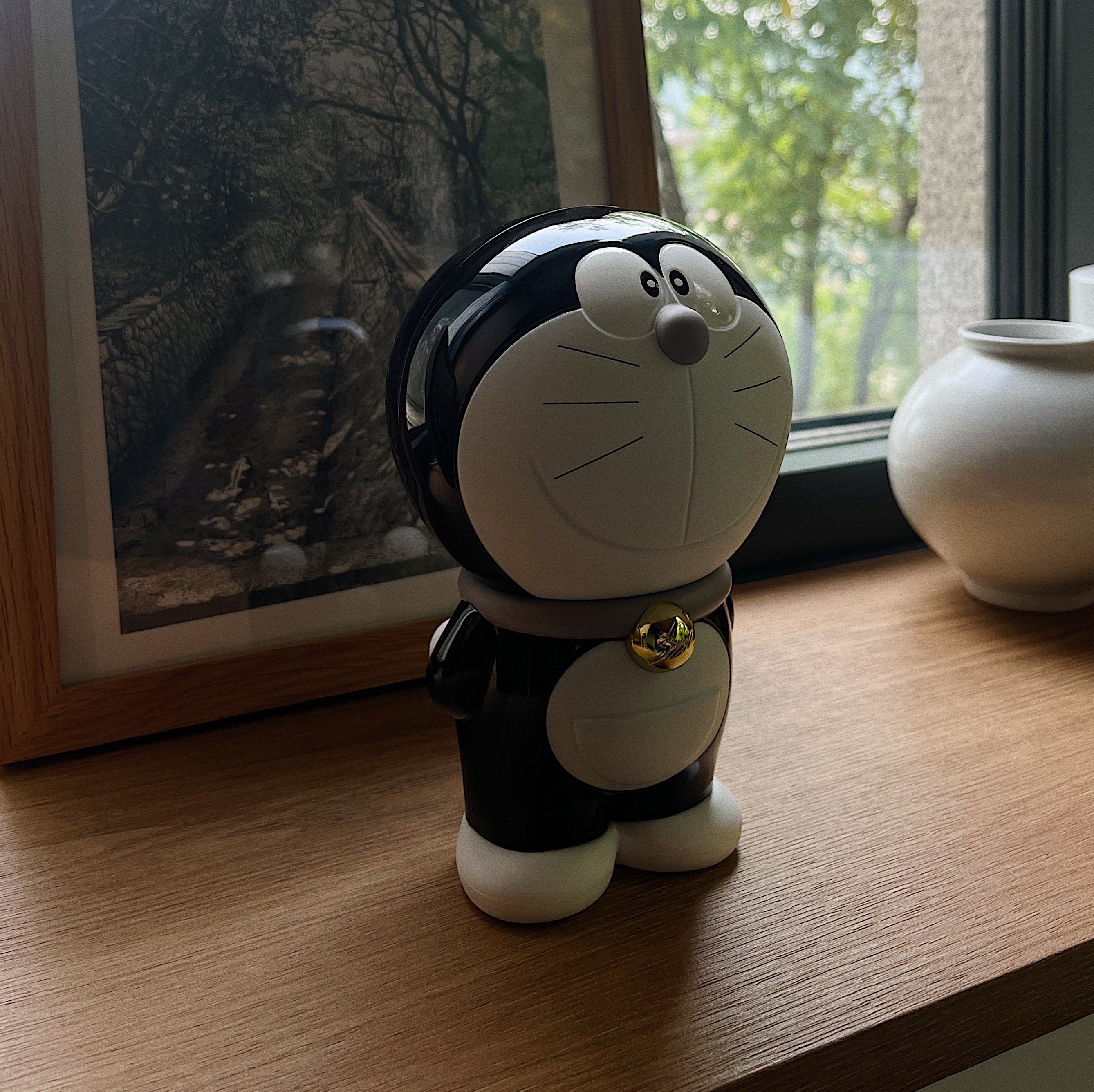 Fragment x Medicom Toy Vinyl Collectible Dolls Doraemon Black 착용 스타일