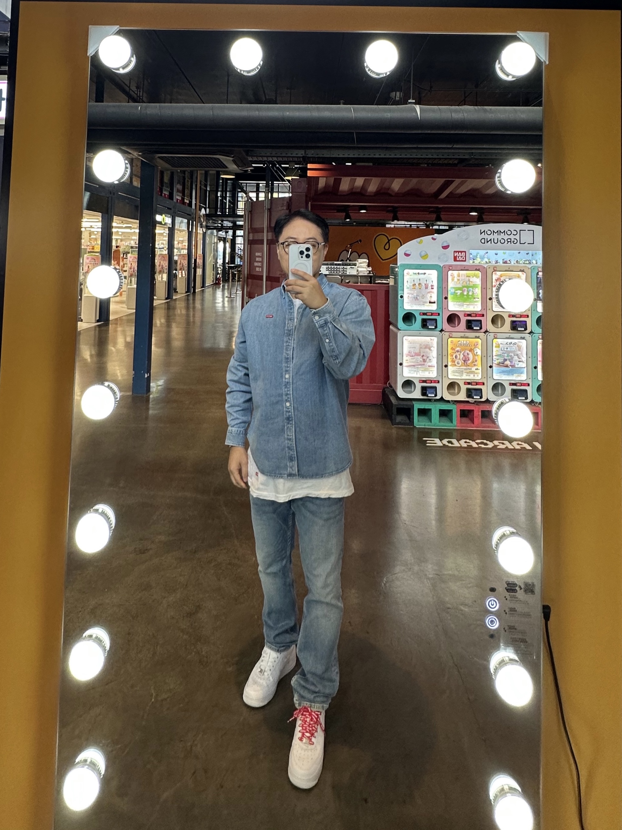 Nike x Supreme Air Force 1 Low White, Supreme Small Box Shirt Denim - 23FW 착용 스타일