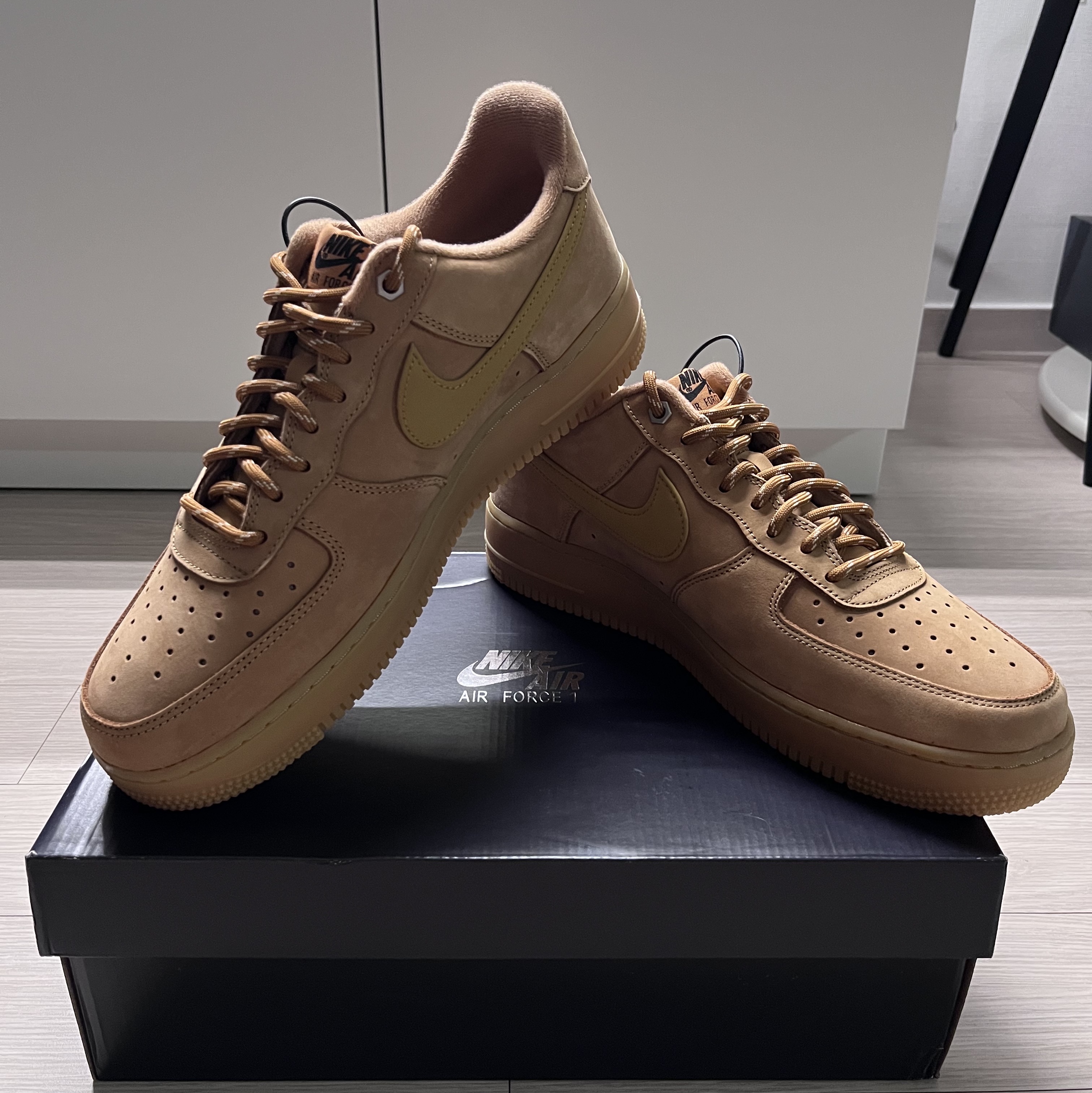 Nike Air Force 1 '07 WB Flax 착용 스타일
