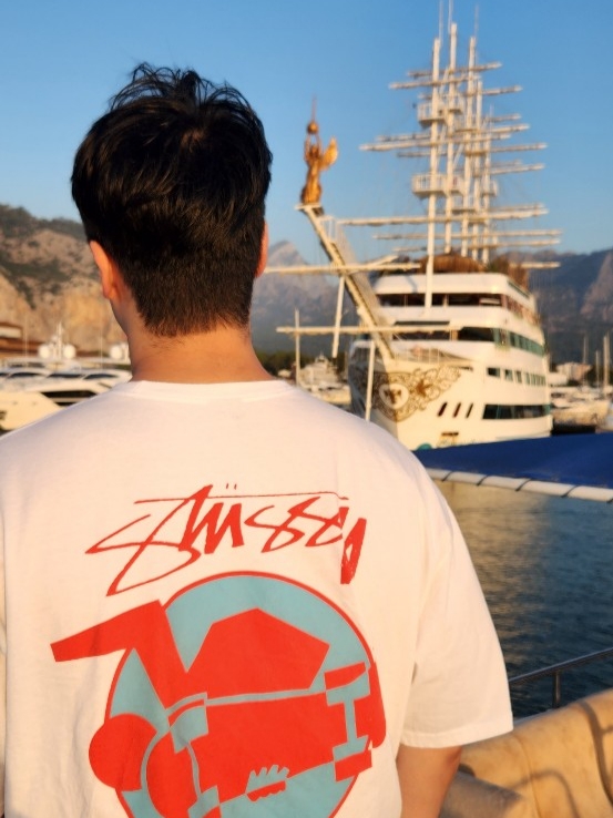 Stussy Skateman T-Shirt White 착용 스타일 - 3