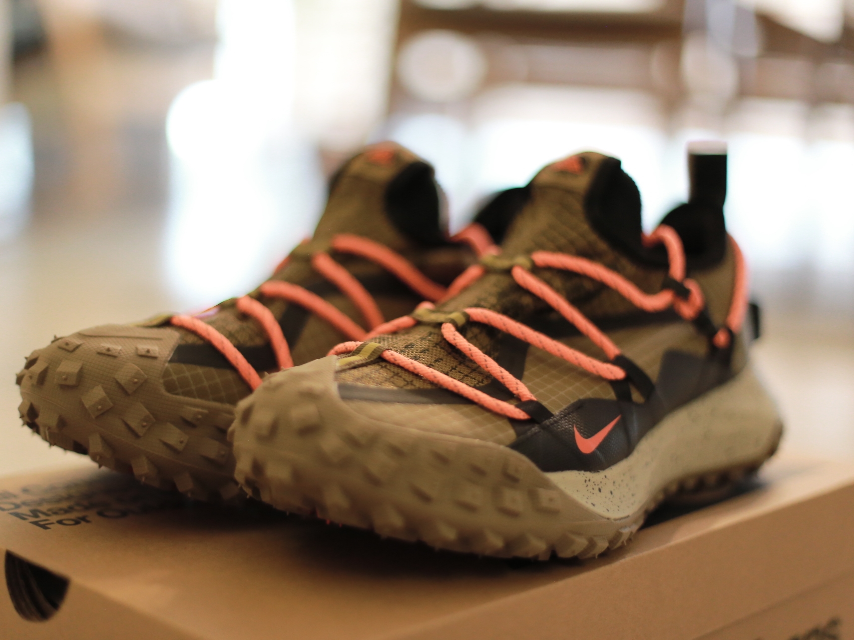 Nike ACG Mountain Fly Low Gore-Tex SE Hazel Rush 착용 스타일 - 2
