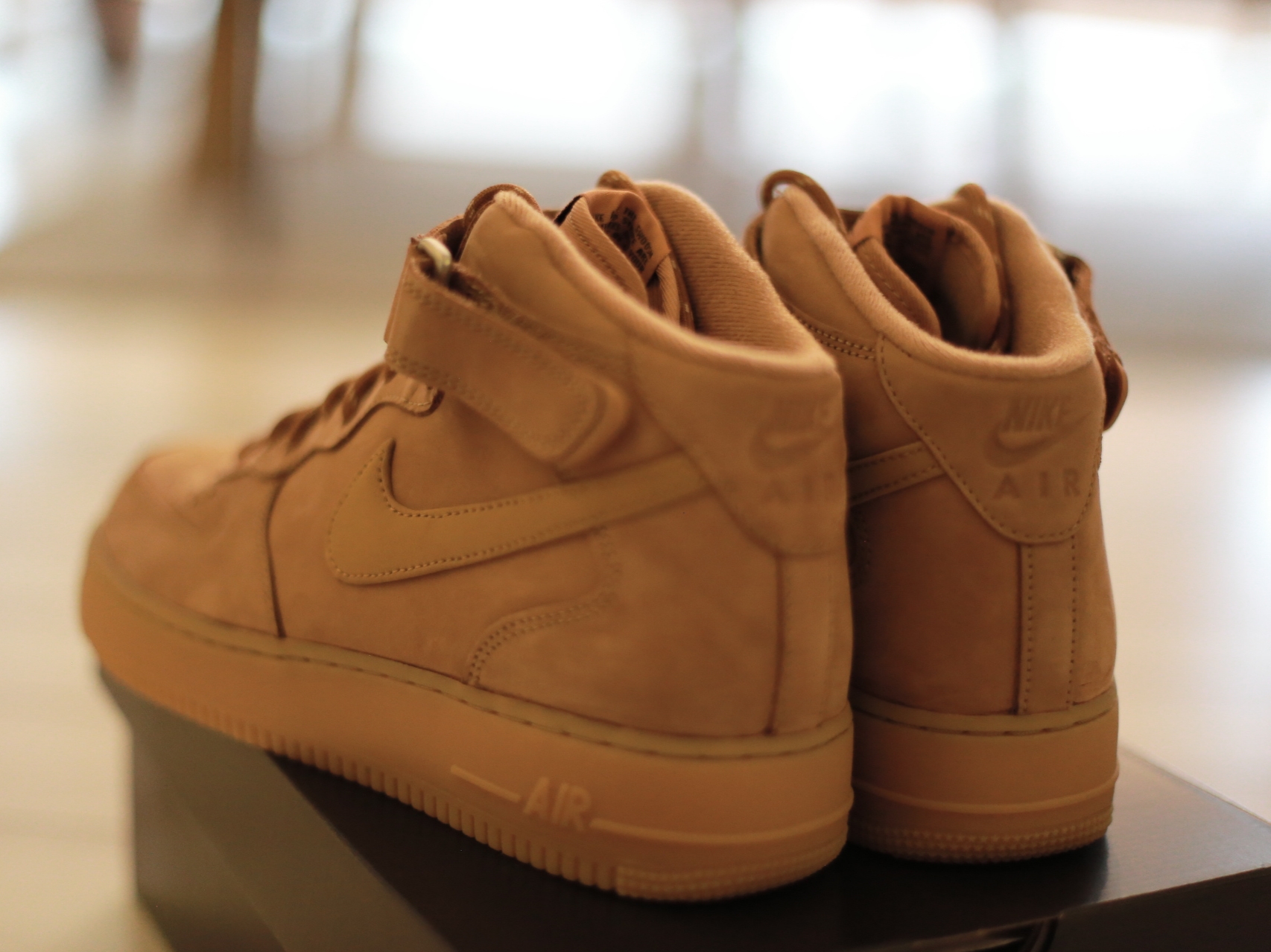 Nike Air Force 1 Mid '07 WB Flax 착용 스타일 - 3