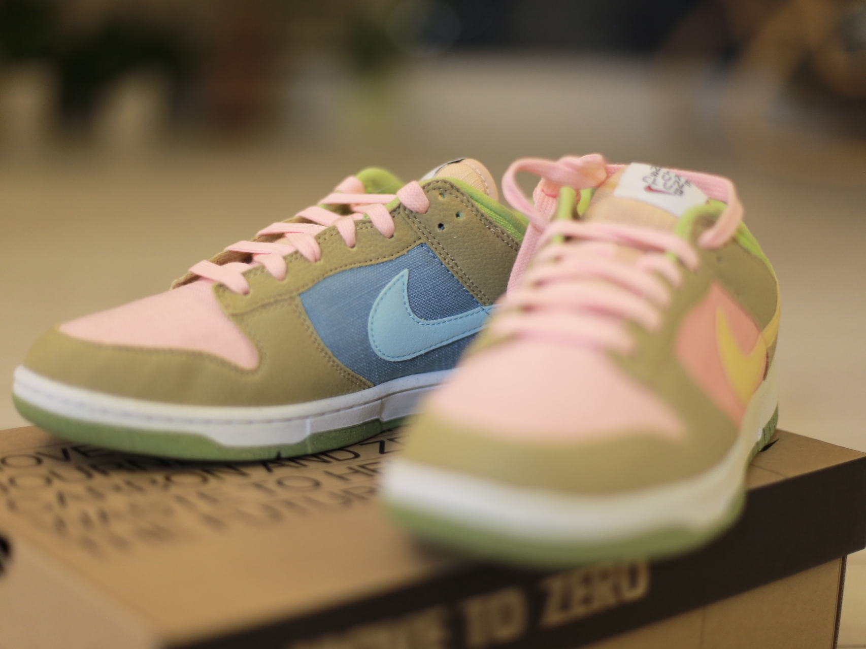 Nike Dunk Low Retro SE Next Nature Sun Club Arctic Orange 착용 스타일 - 4