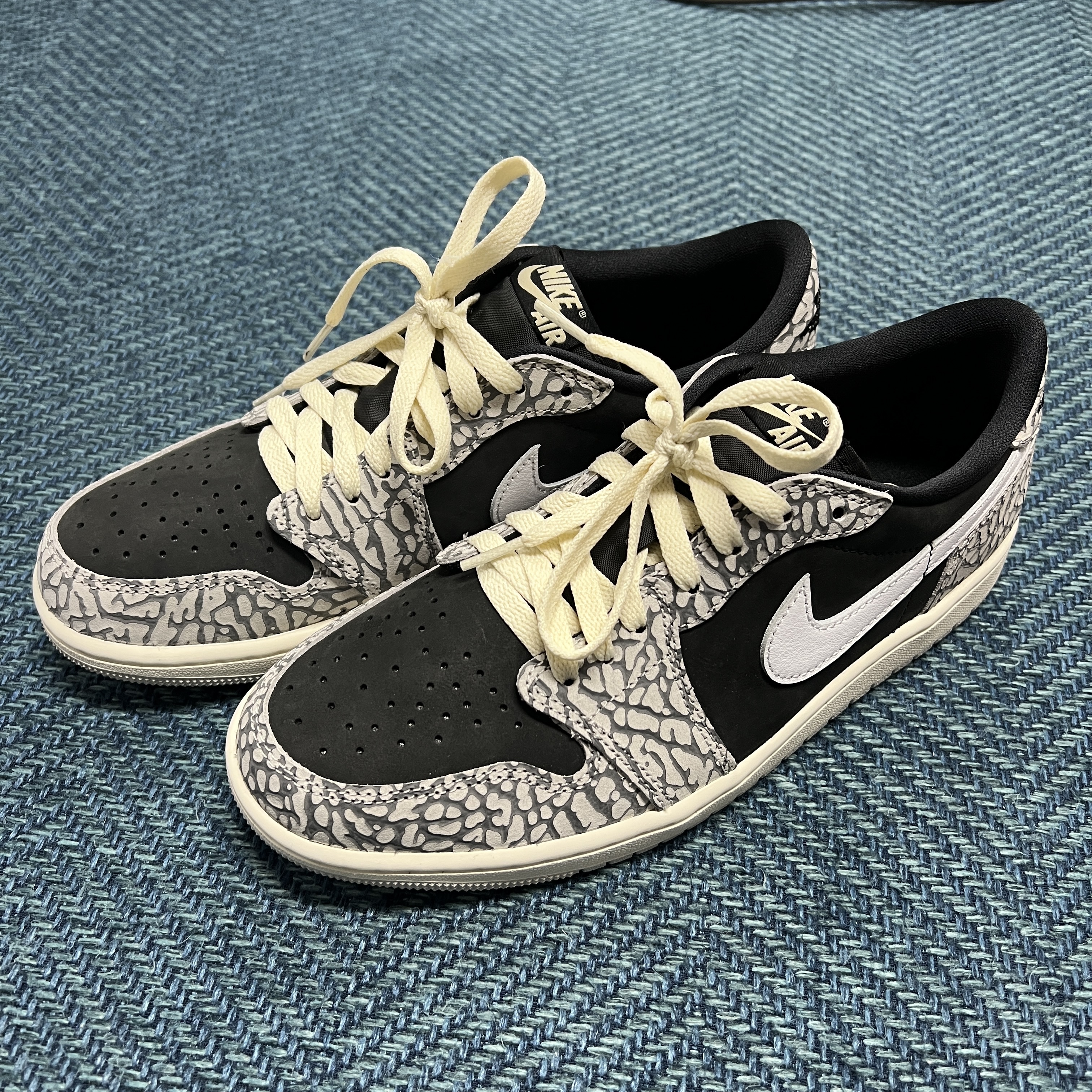 Jordan 1 Retro Low OG Black Cement 착용 스타일