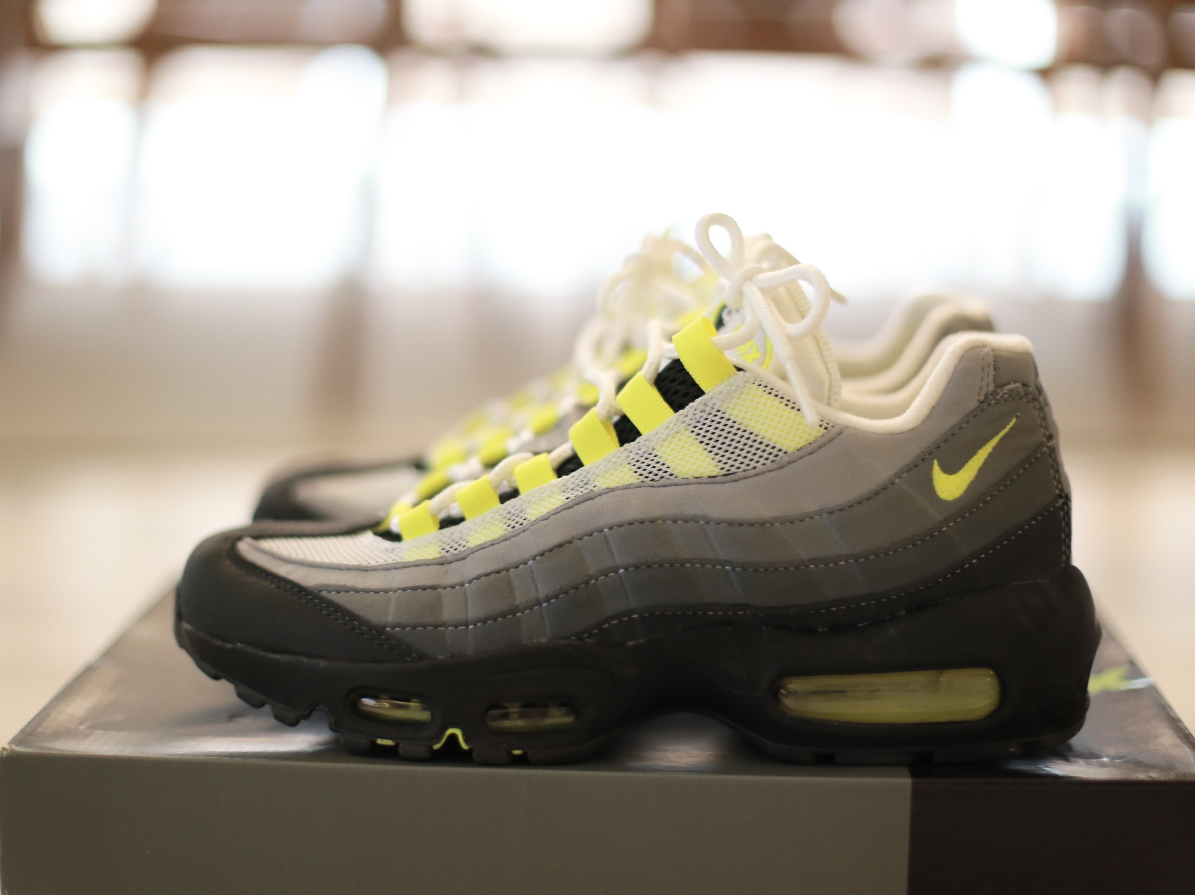 (GS) Nike Air Max 95 OG Neon Yellow 2020 착용 스타일 - 1