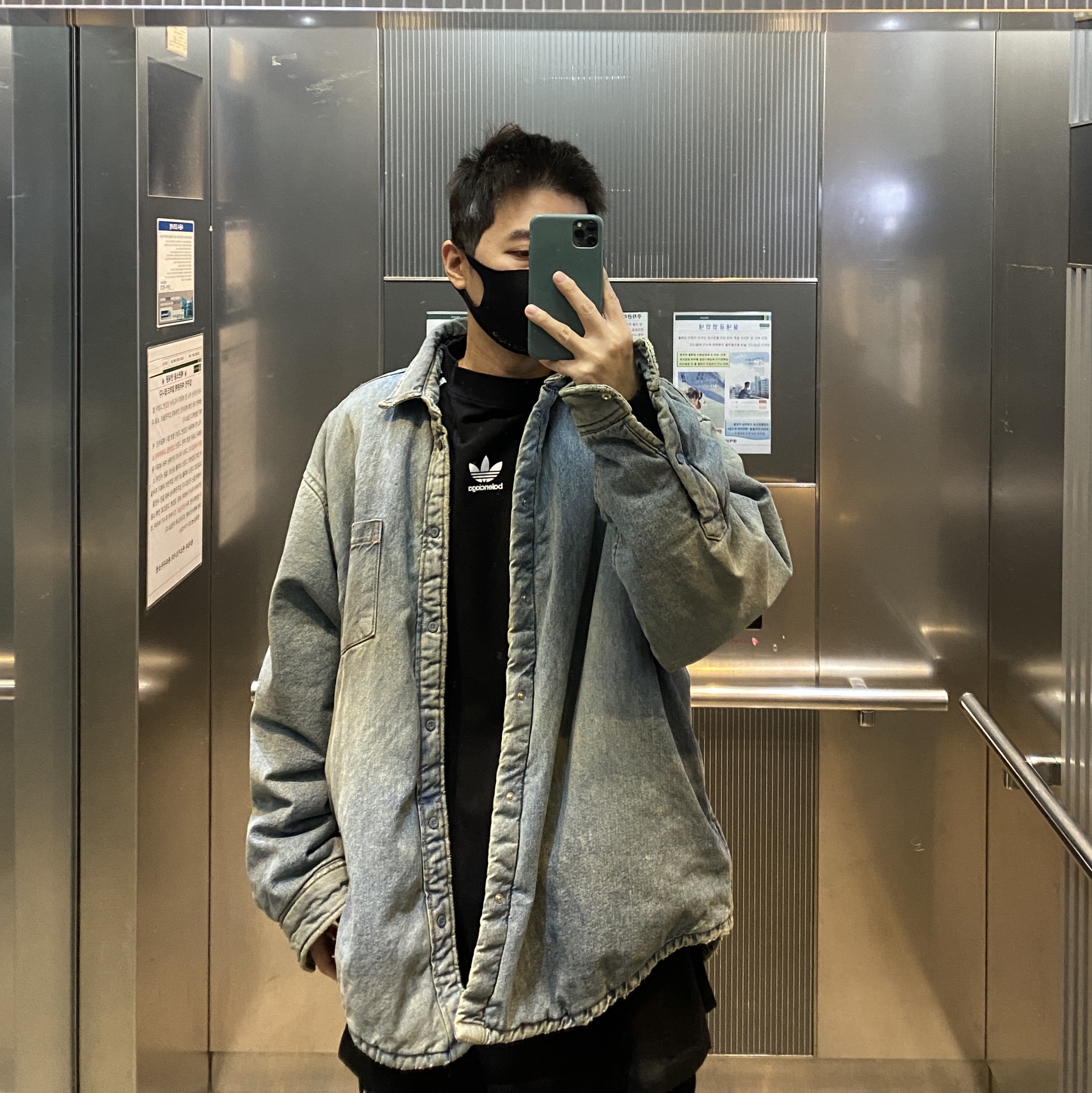 Balenciaga x Adidas Oversized Long Sleeve T-Shirt Black, Balenciaga Padded Shirt Black 착용 스타일