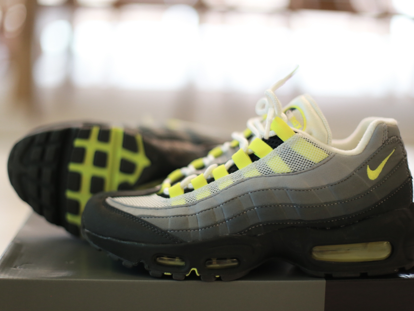 (GS) Nike Air Max 95 OG Neon Yellow 2020 착용 스타일 - 4