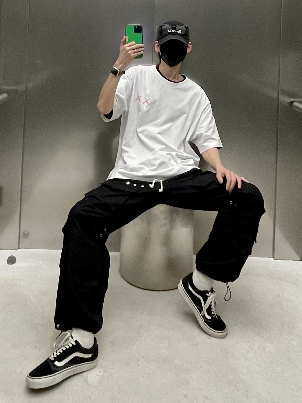 Vans Old Skool 36 DX Anaheim Factory Black White, Uniqlo UT x Kaws Short Sleeve Graphic T-Shirt White 착용 스타일 - 7