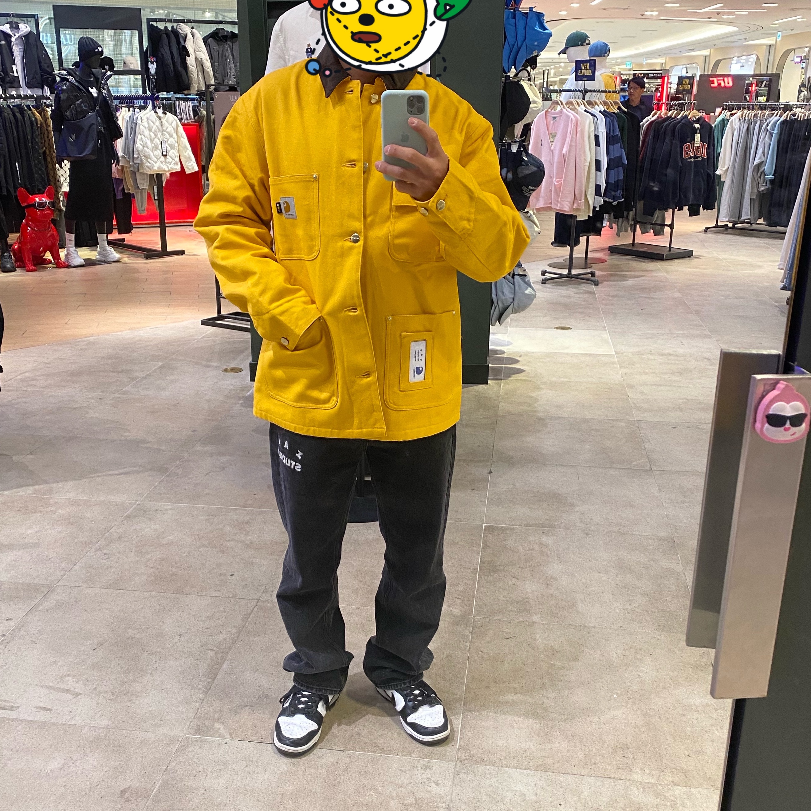 Carhartt WIP x IAB Studio OG Chore Coat Yellow, IAB Studio x Lee Denim Jeans Black 착용 스타일