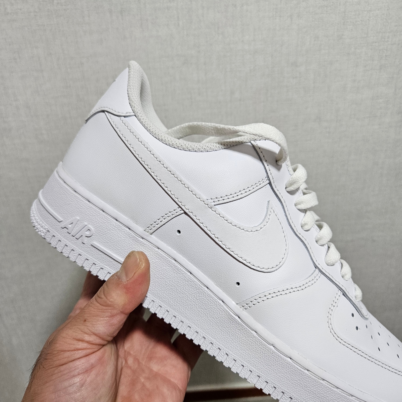 Nike Air Force 1 '07 Low White 착용 스타일 - 1