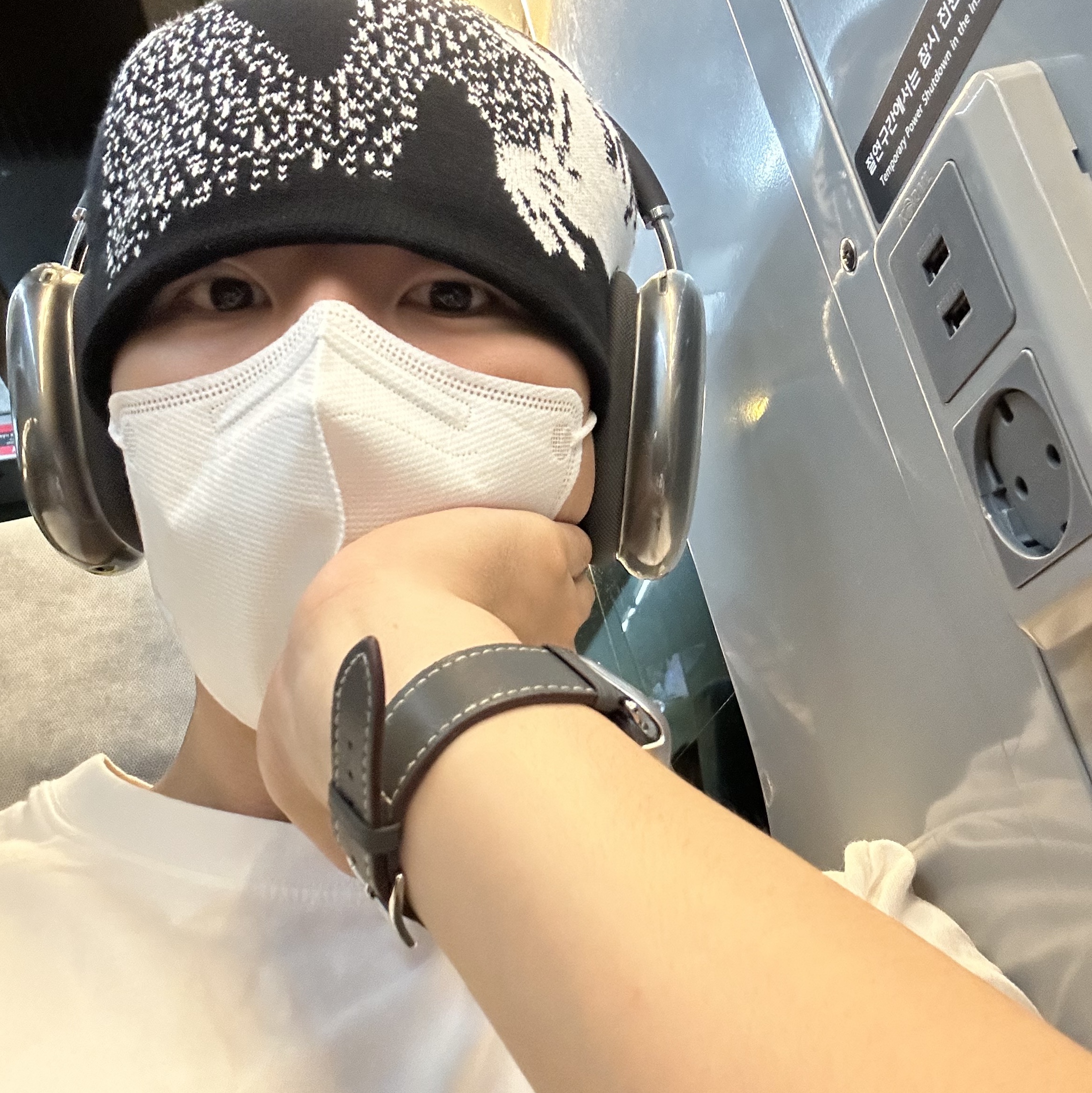 Apple AirPods Max Lightning Space Gray (Korean Ver.) 착용 스타일