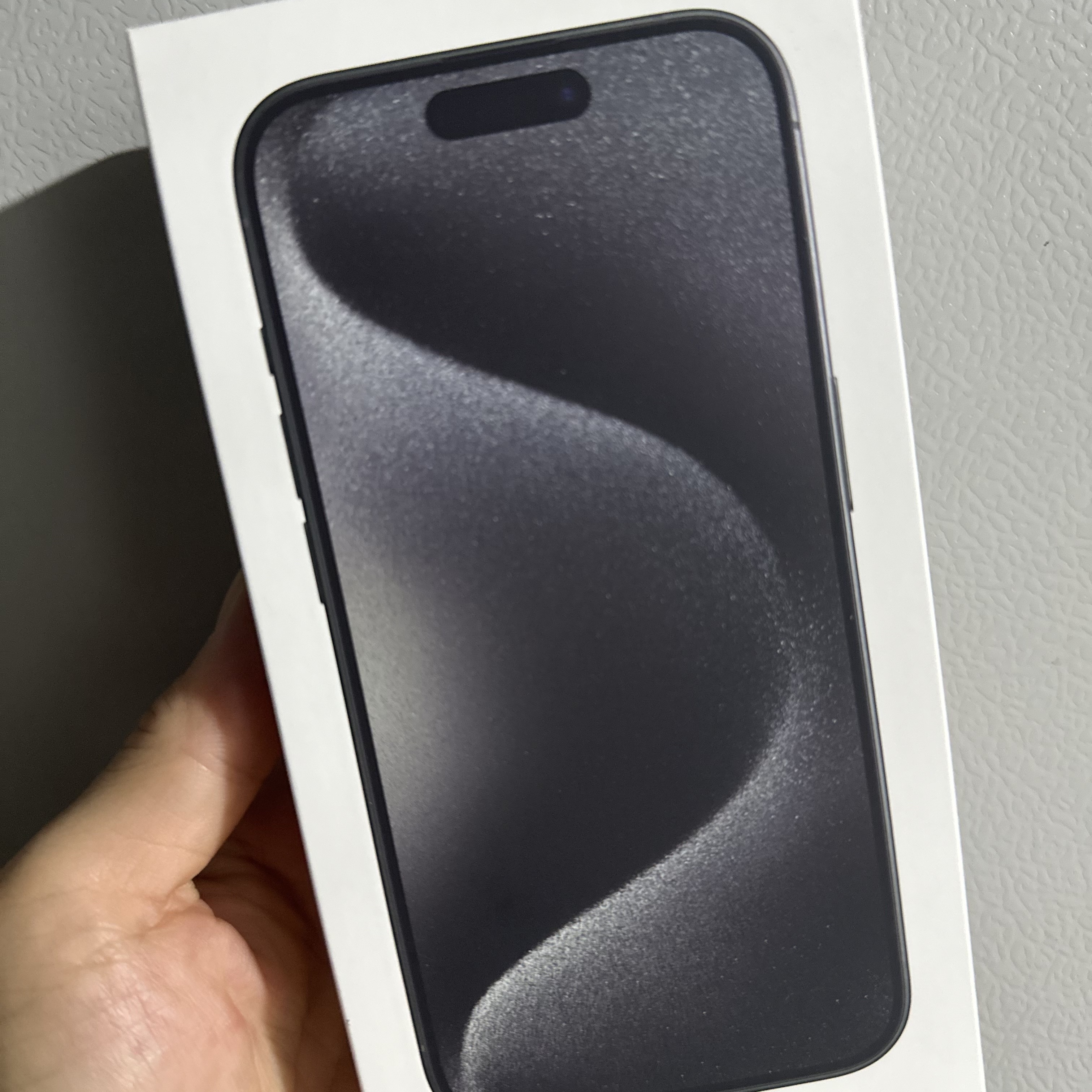 Apple iPhone 15 Pro 128GB Black Titanium (Korean Ver.) 착용 스타일 - 1