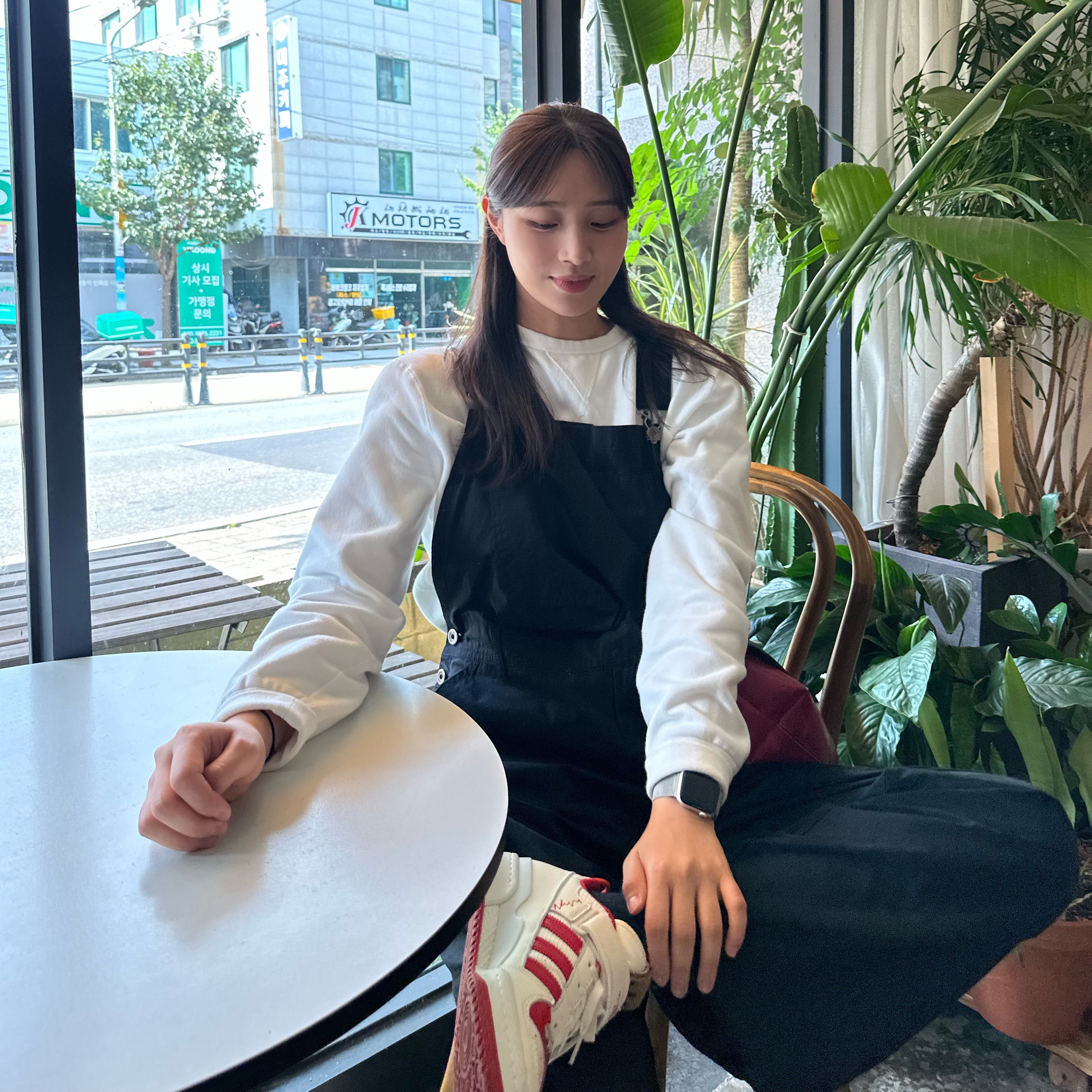 Adidas Forum Low Home Alone 착용 스타일