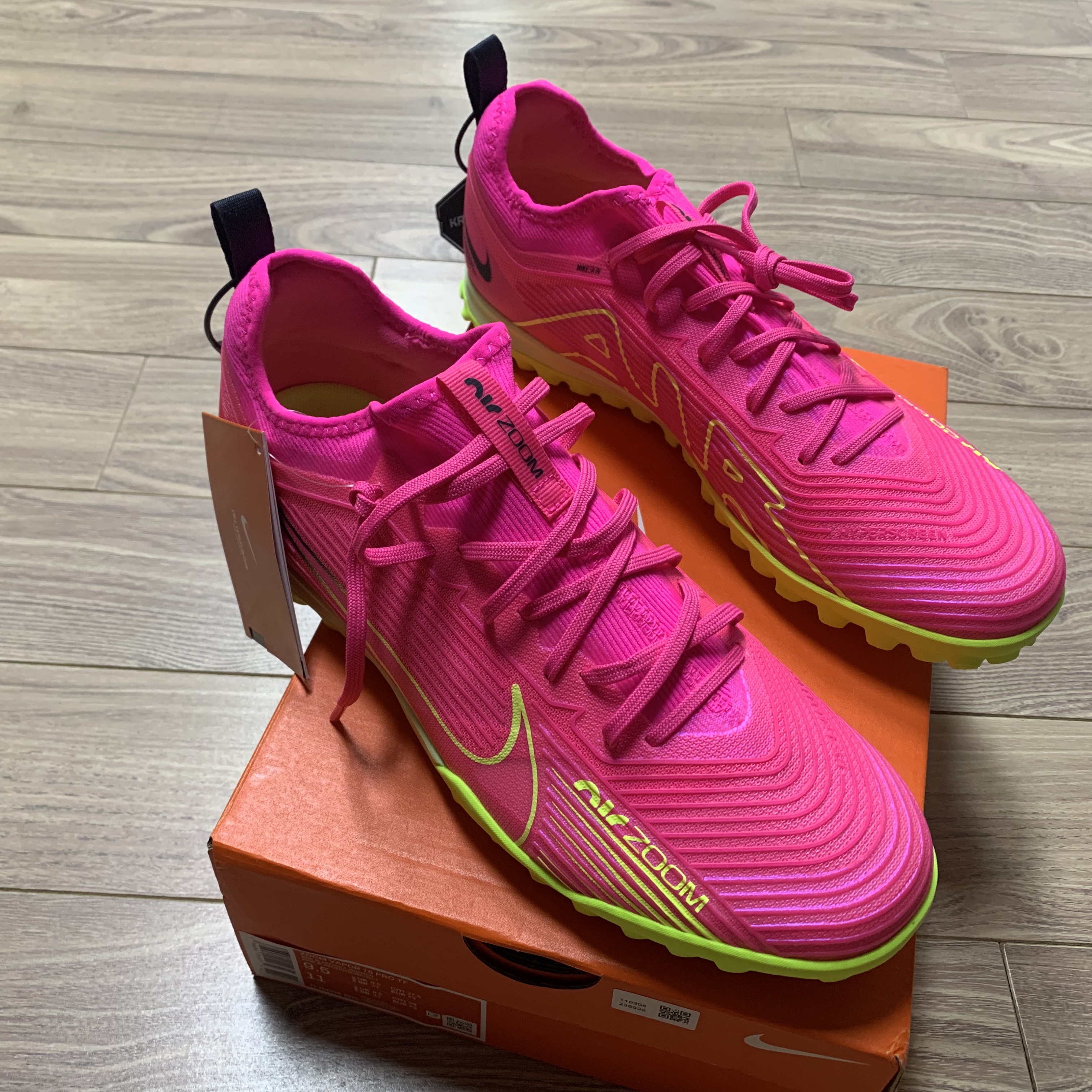 Nike Zoom Mercurial Vapor 15 Pro TF Pink Blast Volt 착용 스타일