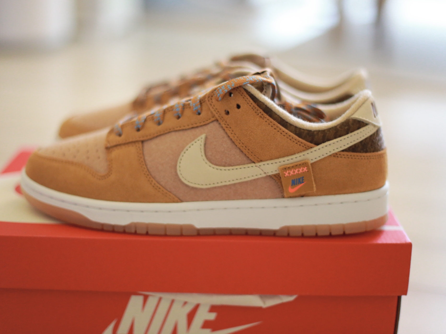 Nike Dunk Low SE Praline Desert Ochre 착용 스타일 - 1