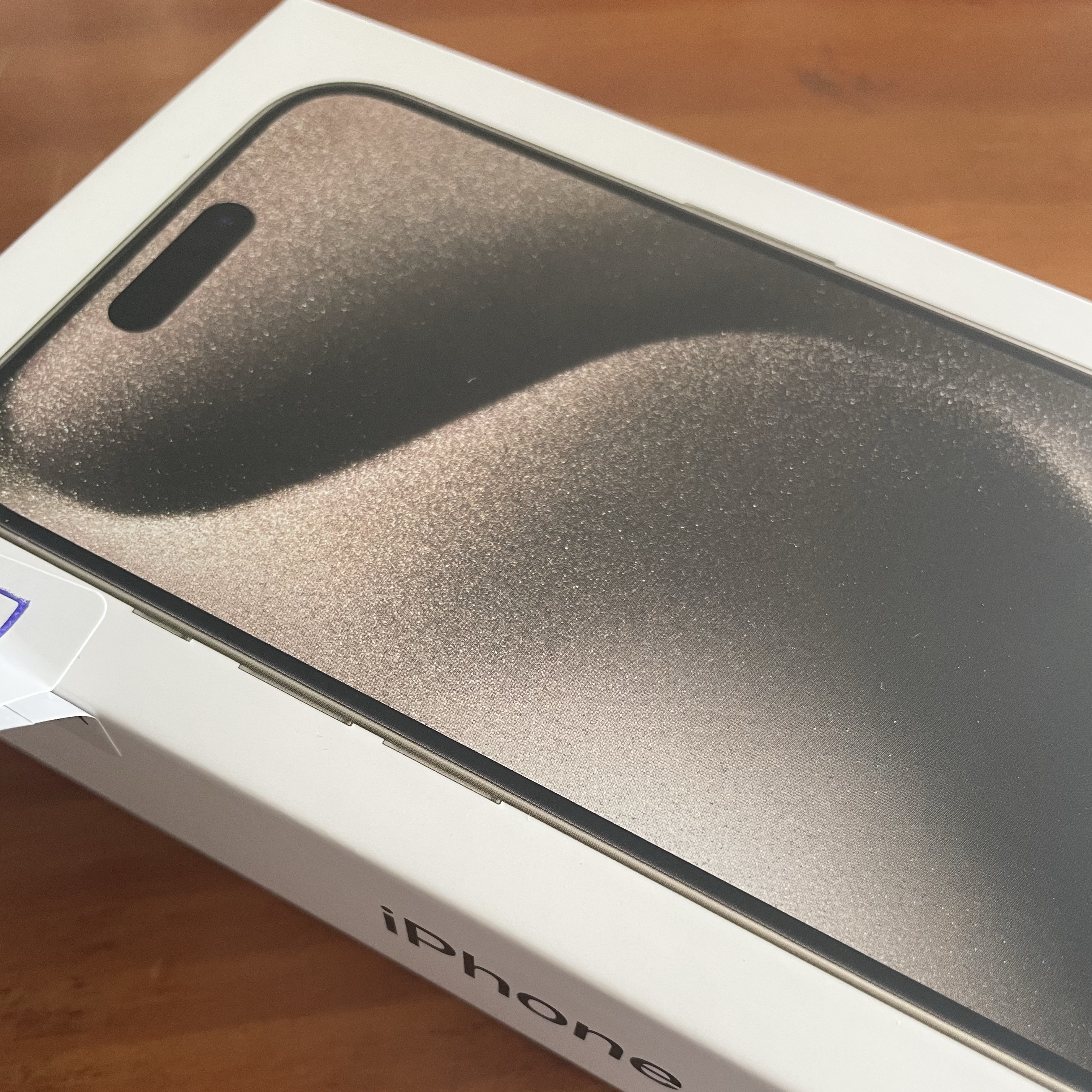 Apple iPhone 15 Pro 256GB Natural Titanium (Korean Ver.) 착용 스타일 - 2