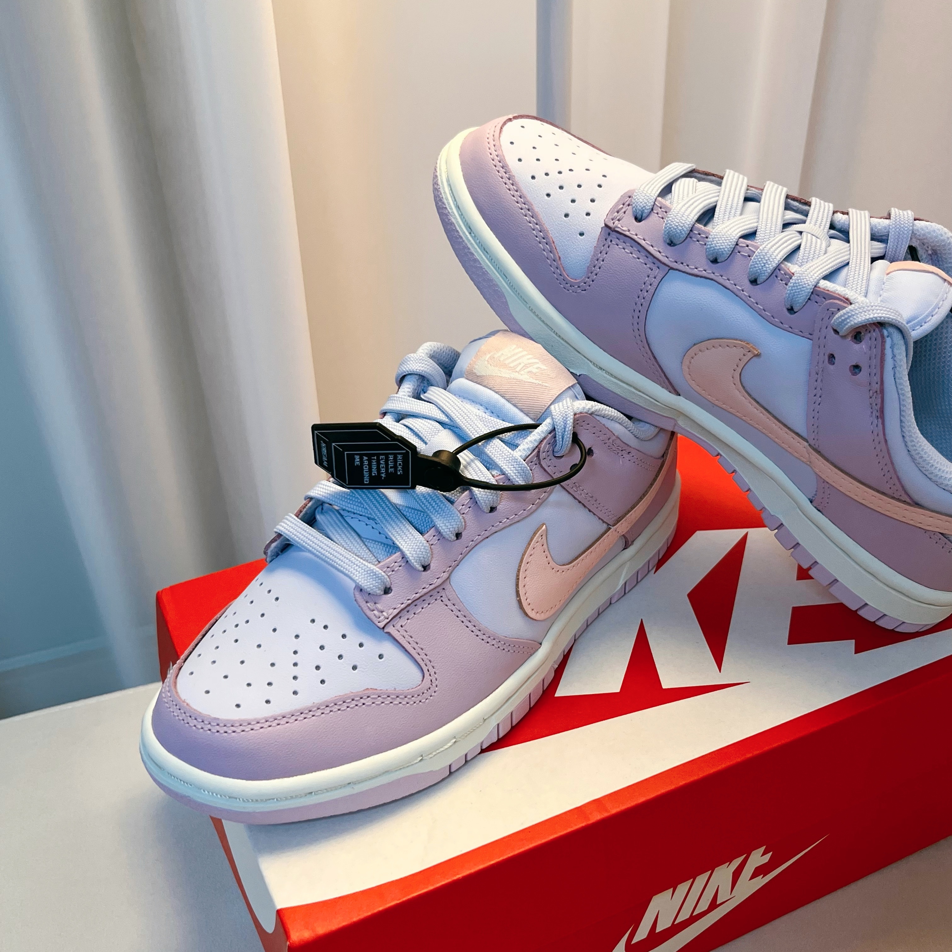 (W) Nike Dunk Low Atmosphere Pink 착용 스타일 - 1