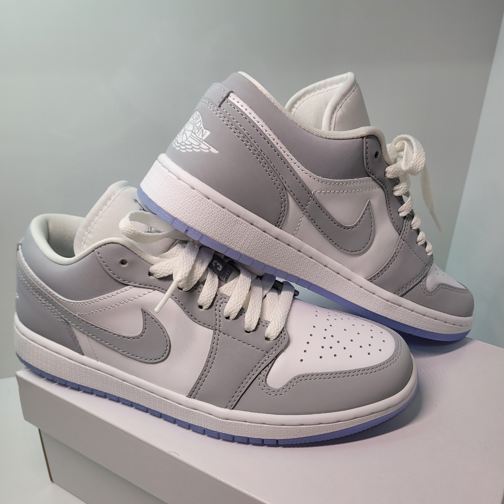 (W) Jordan 1 Low White Wolf Grey 착용 스타일