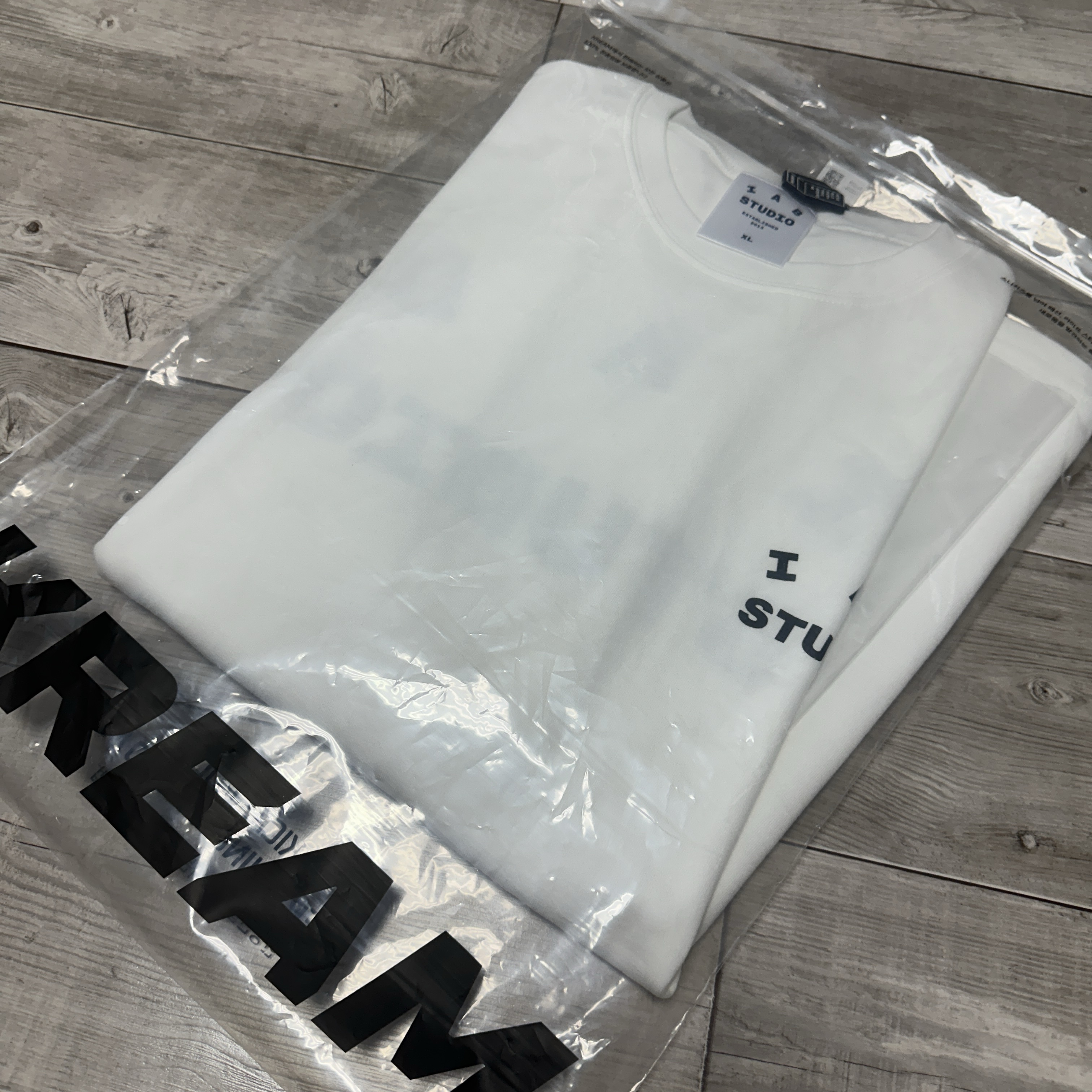 IAB Studio T-Shirt White - 23FW 착용 스타일 - 1