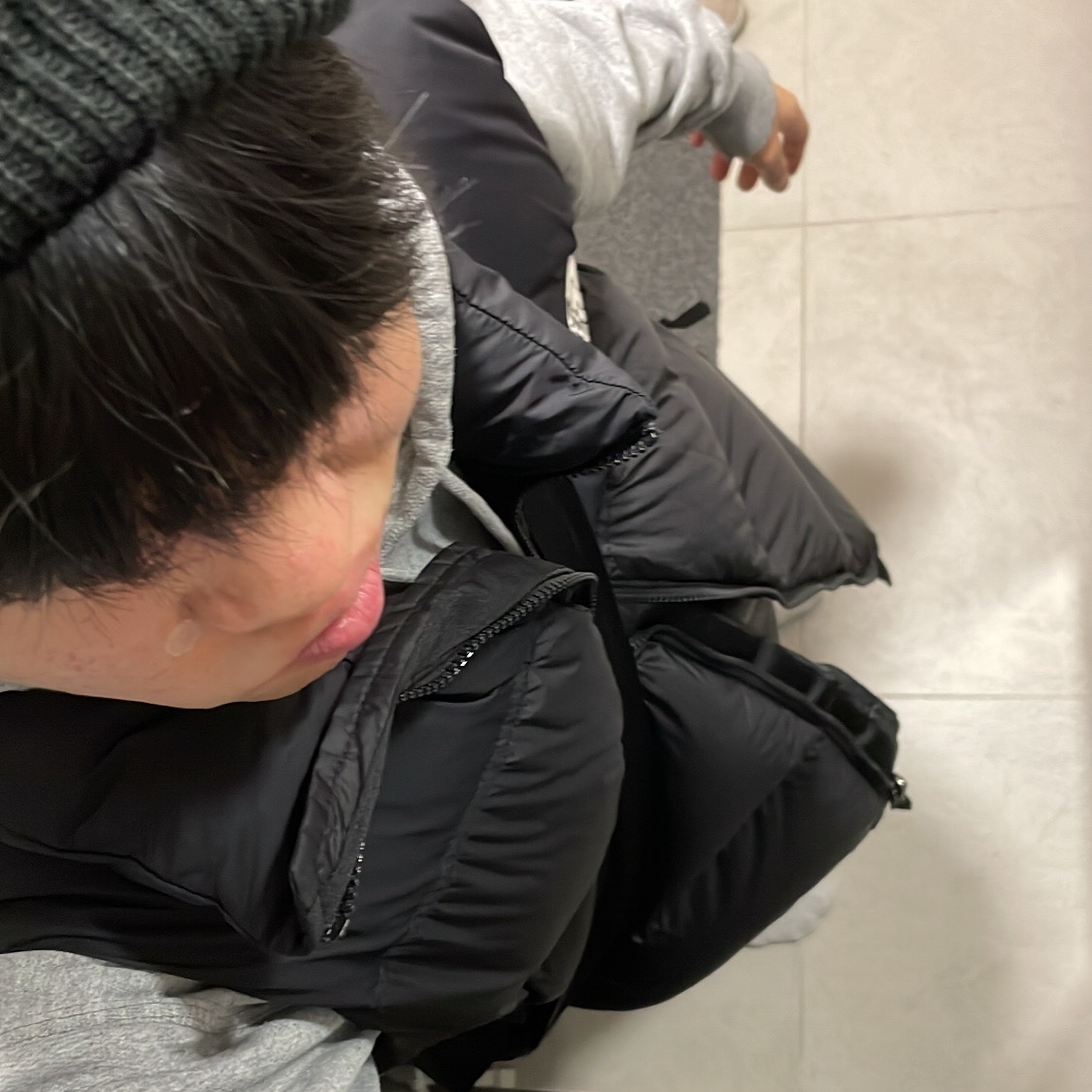 The North Face 1996 Retro Nuptse Vest Black 착용 스타일 - 2