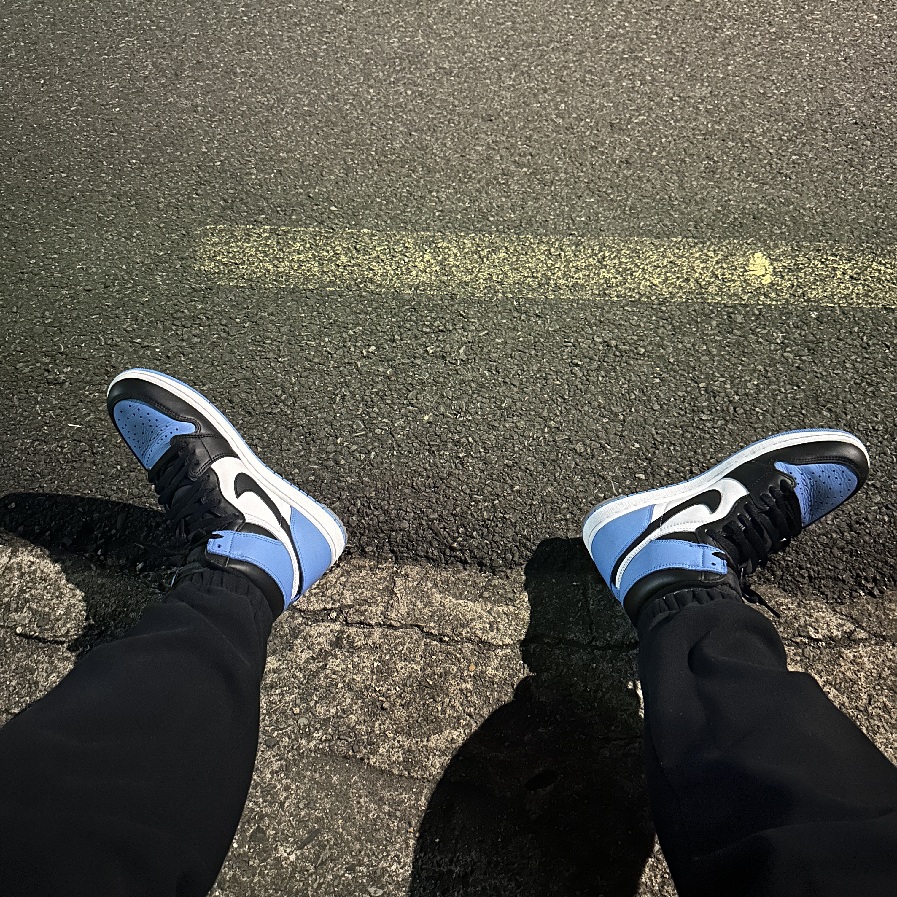 Jordan 1 Retro High OG University Blue 착용 스타일