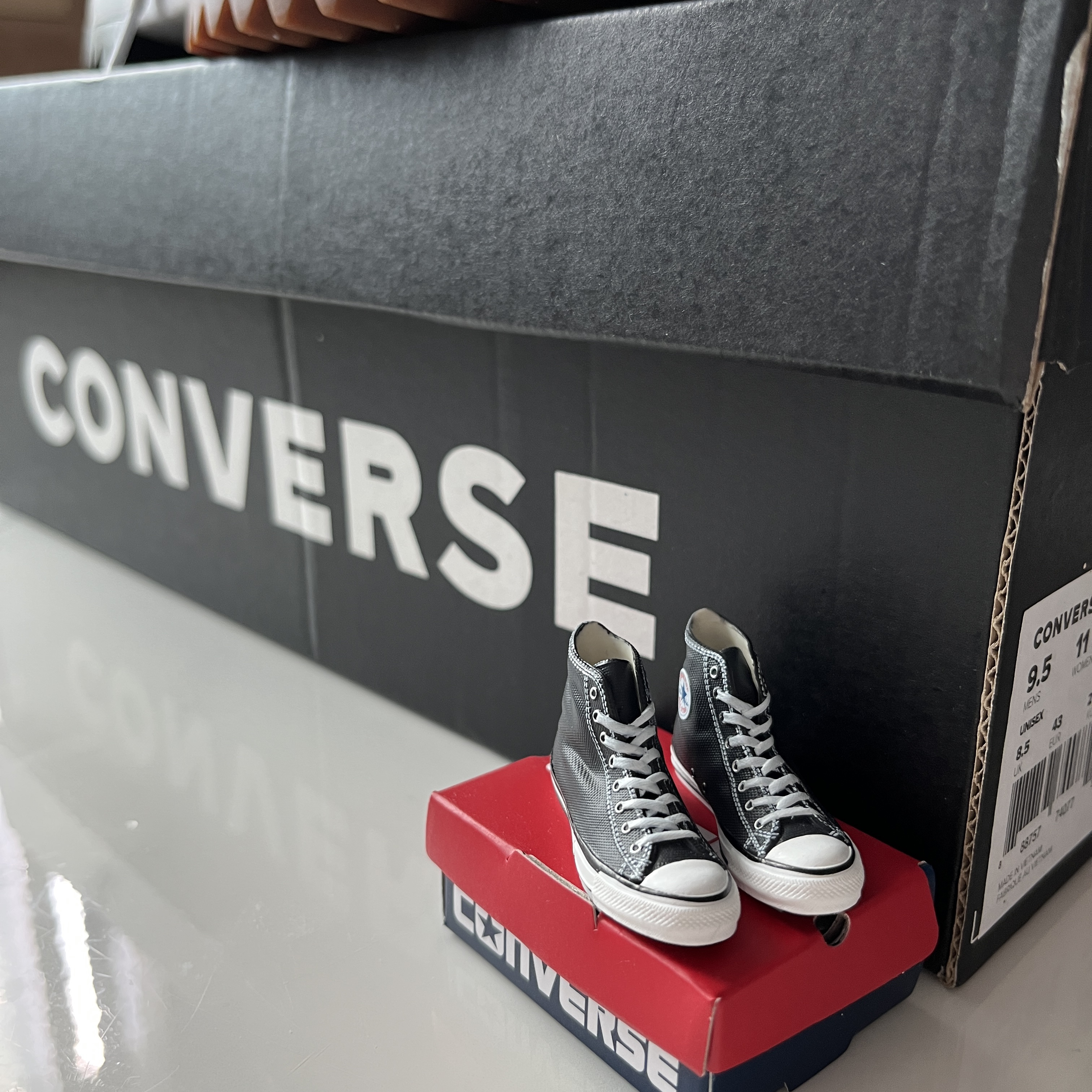 Converse Run Star Hike Hi Black White Gum 착용 스타일 - 2