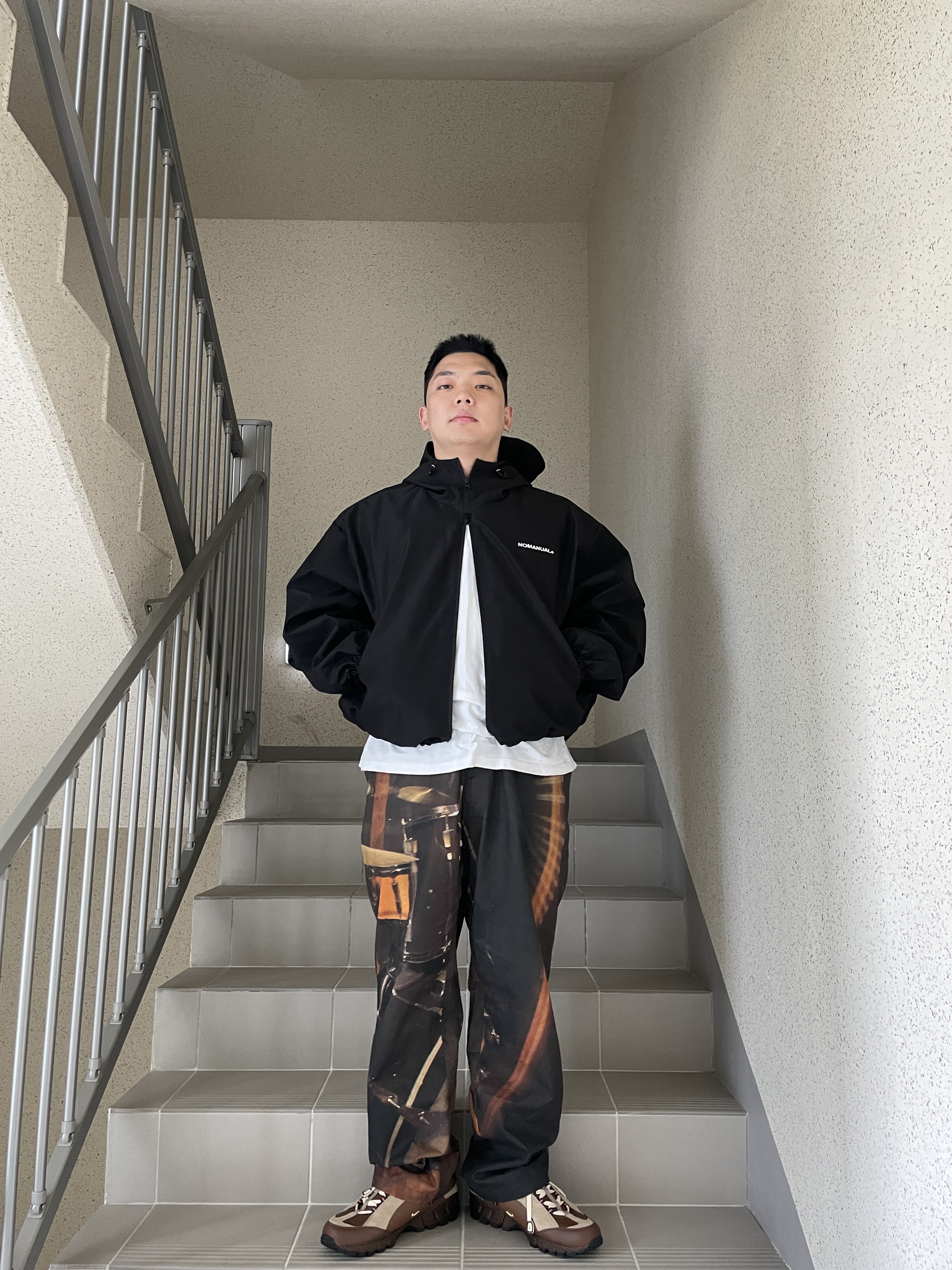 Nike x Jacquemus Air Humara LX Ale Brown and Gold 착용 스타일 - 3