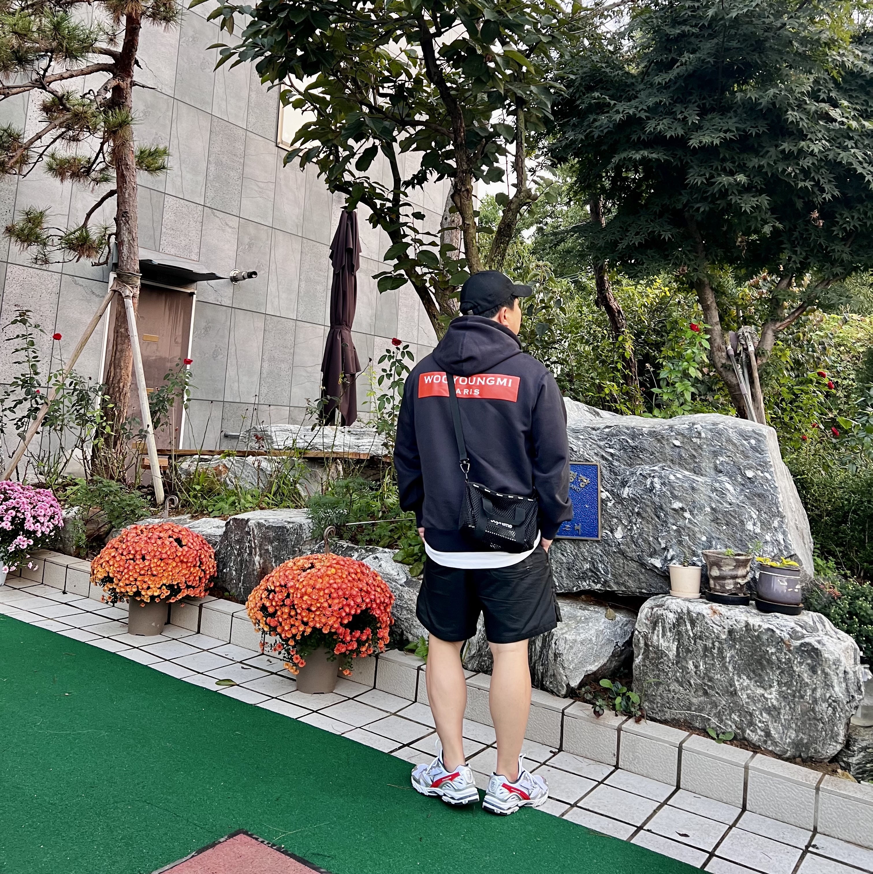 Supreme Mesh Mini Duffle Bag Black - 23SS, Mizuno Wave Rider 10 White Insignia Blue High Risk Red 착용 스타일